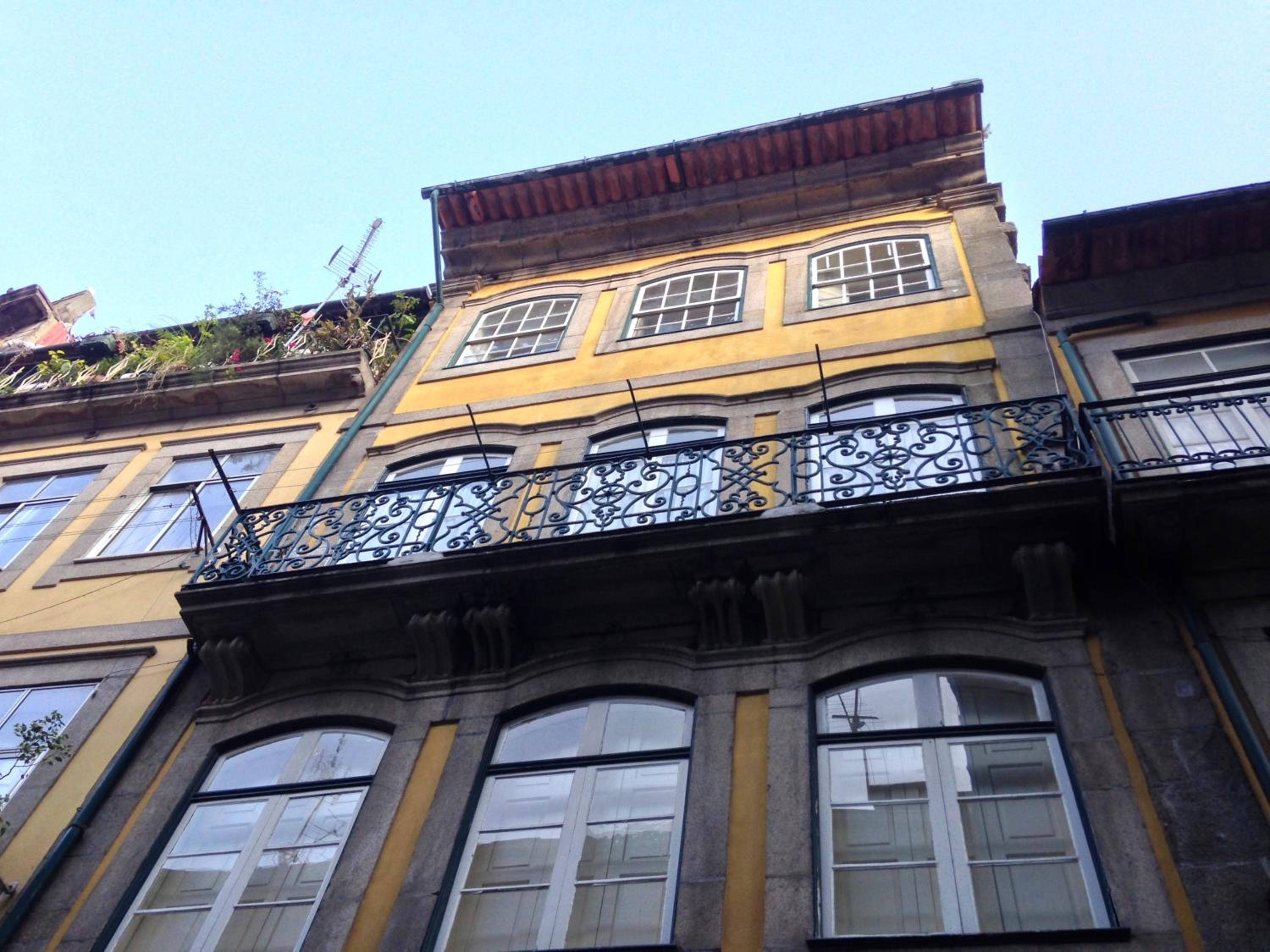 Merc Porto Downtown's Place view 2