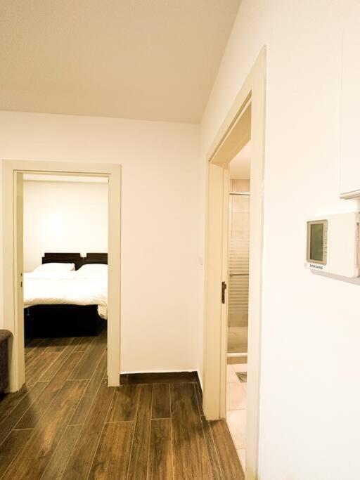 central apartment for rent 28 view 5