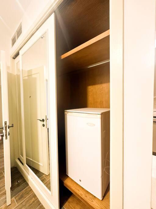 central apartment for rent 24 view 4