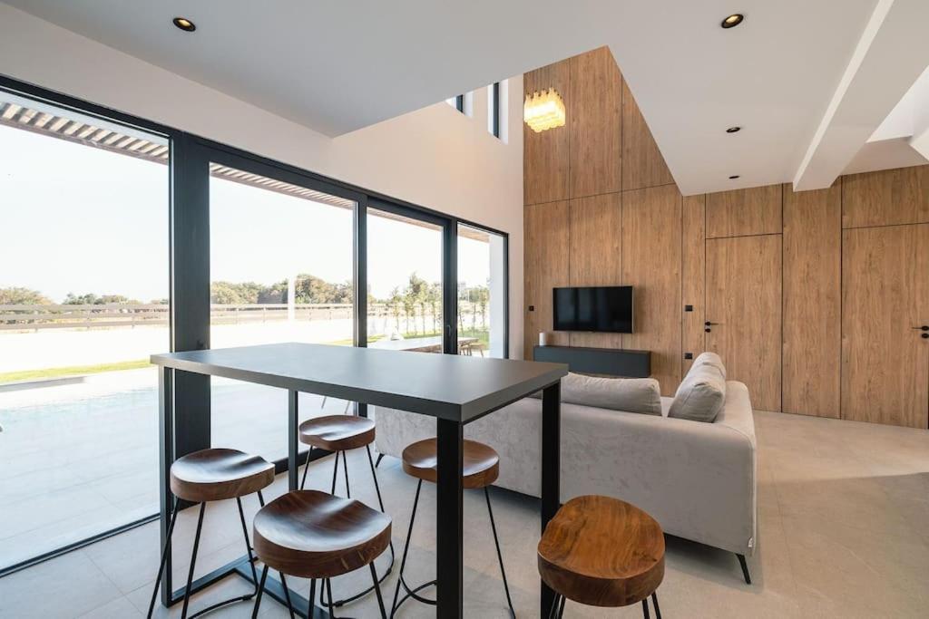 D&R Boutique Villas R view 4