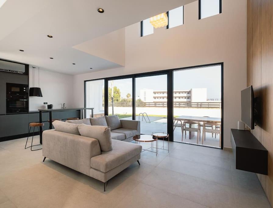 D&R Boutique Villas R view 5