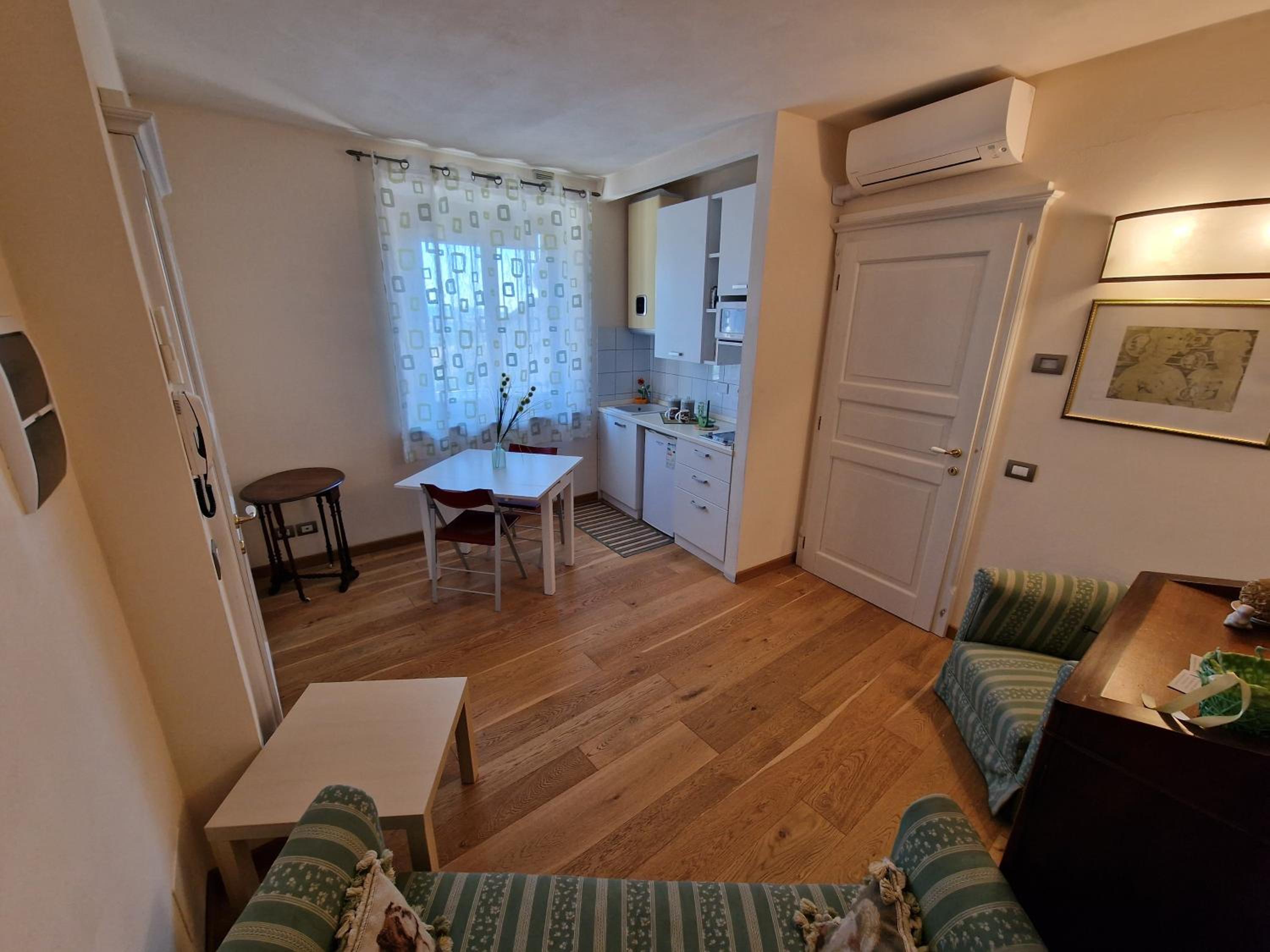 Flat II view 3