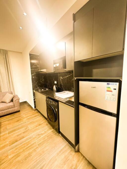 central apartment for rent 25 view 5