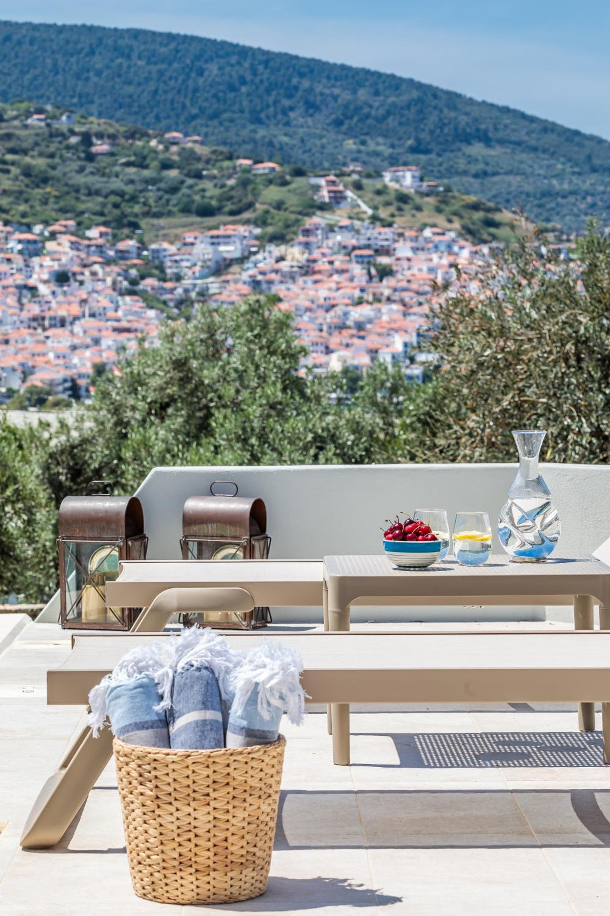 Sunshine Pool Villa