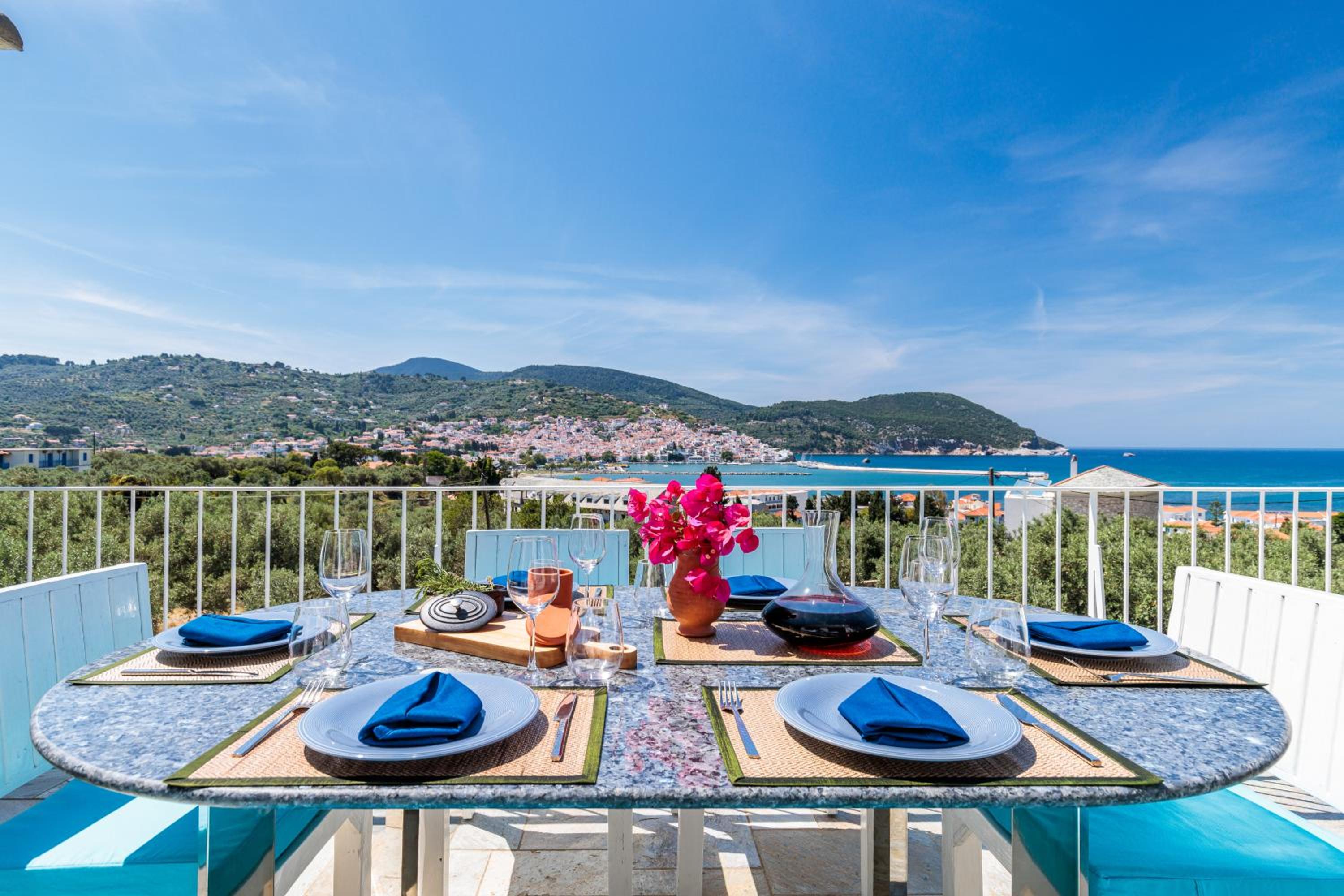 Sunshine Pool Villa