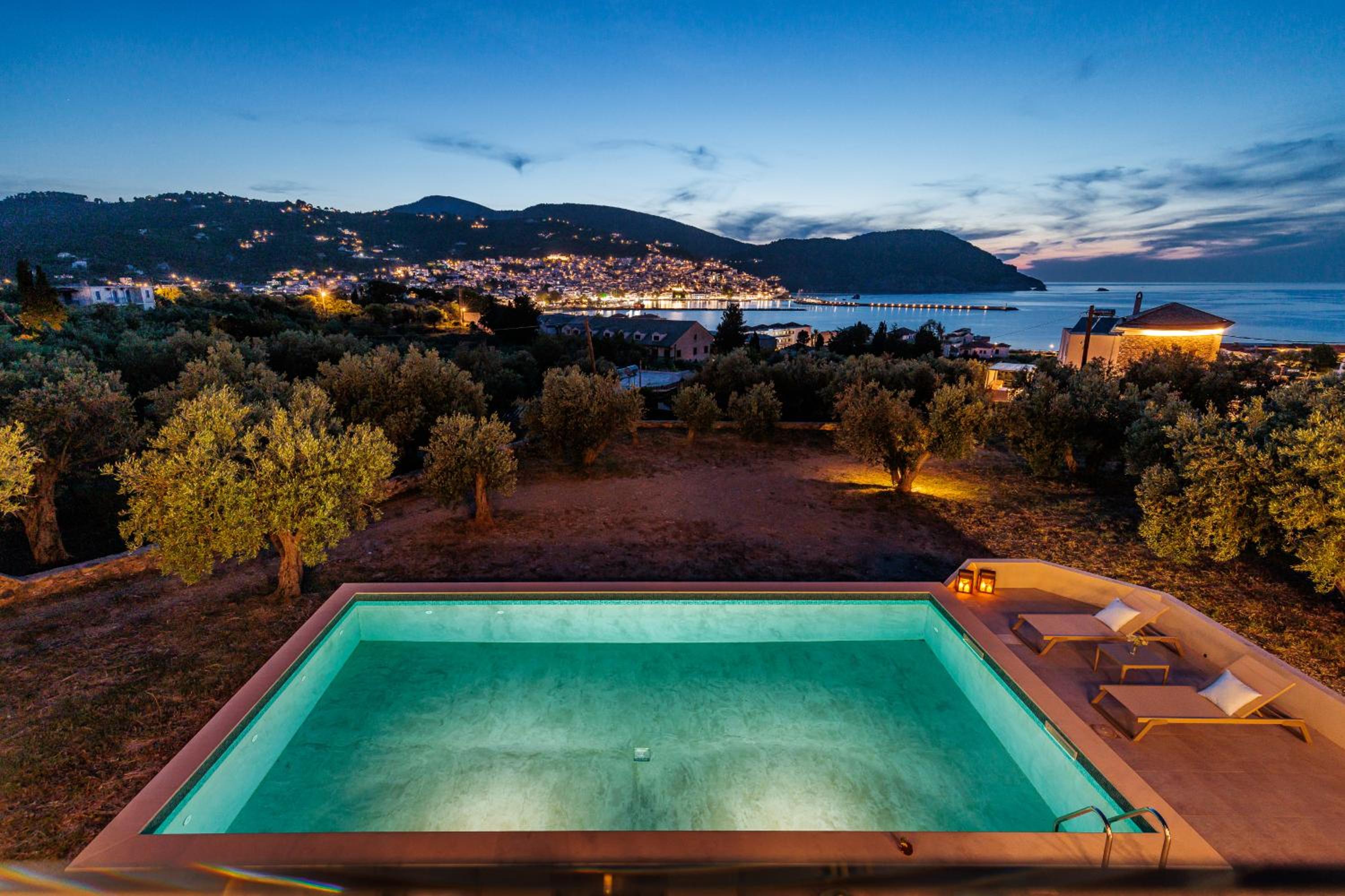 Sunshine Pool Villa