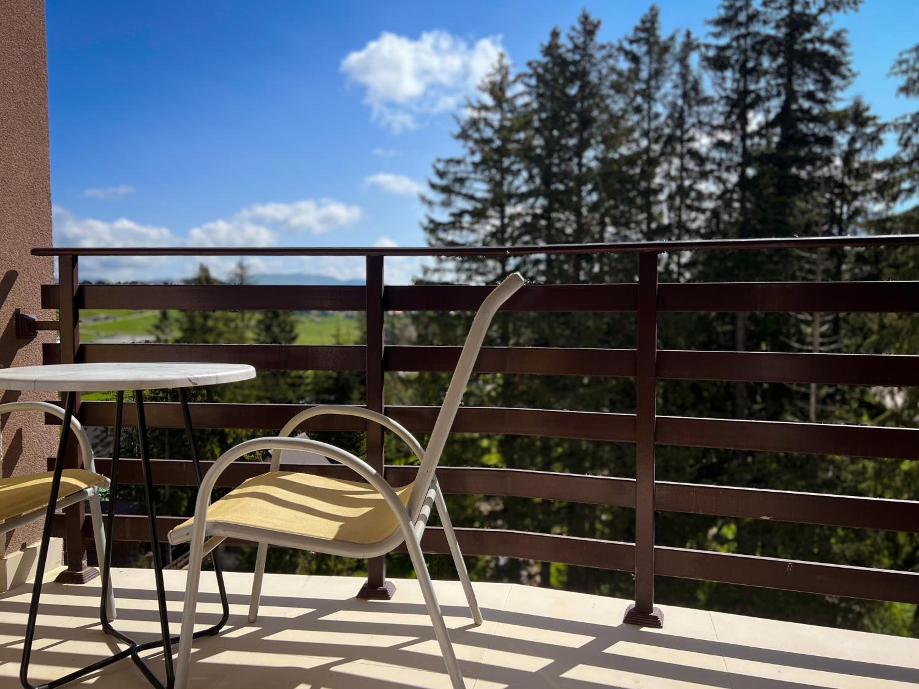 Lux JL apartment view 2