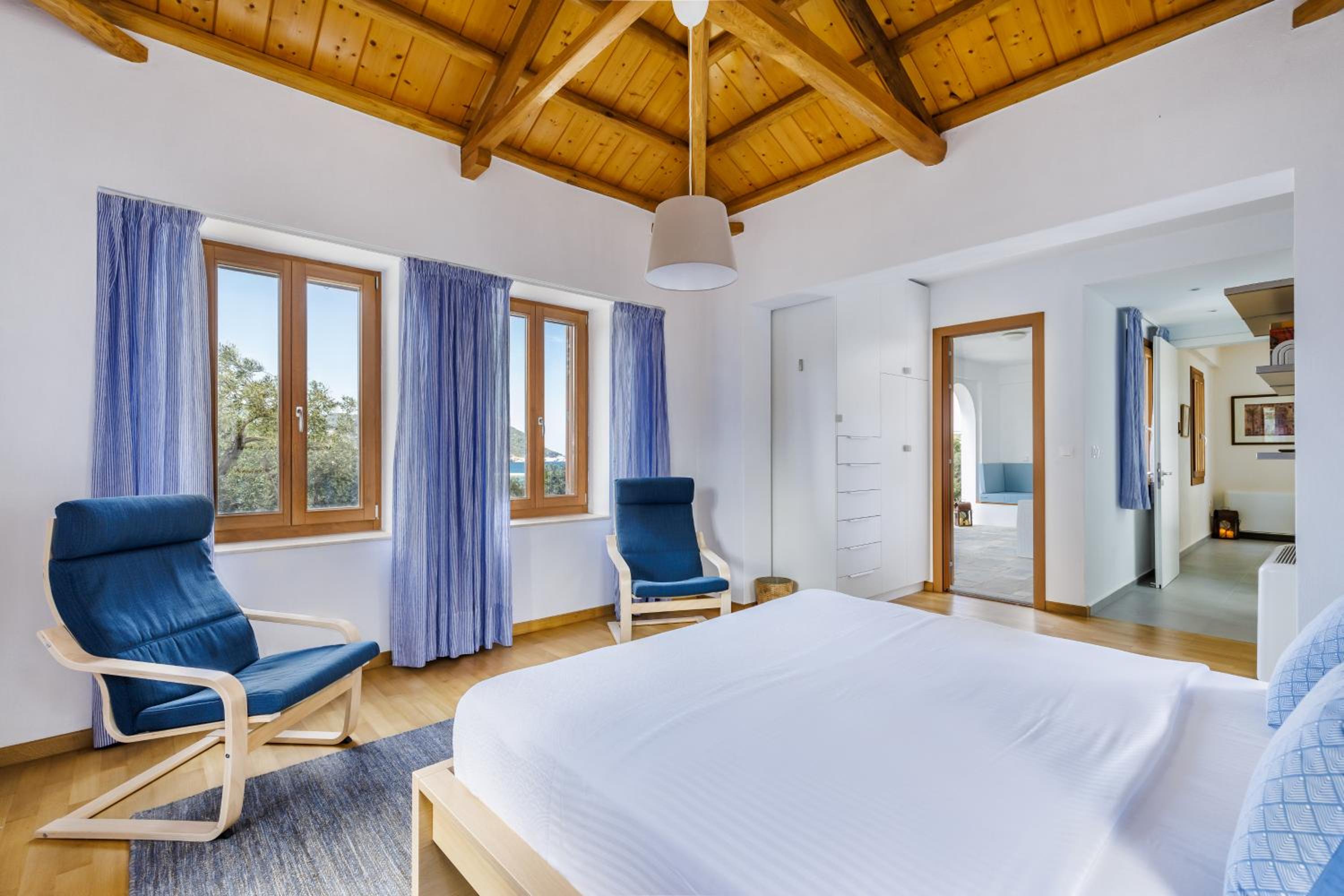 Sunshine Pool Villa