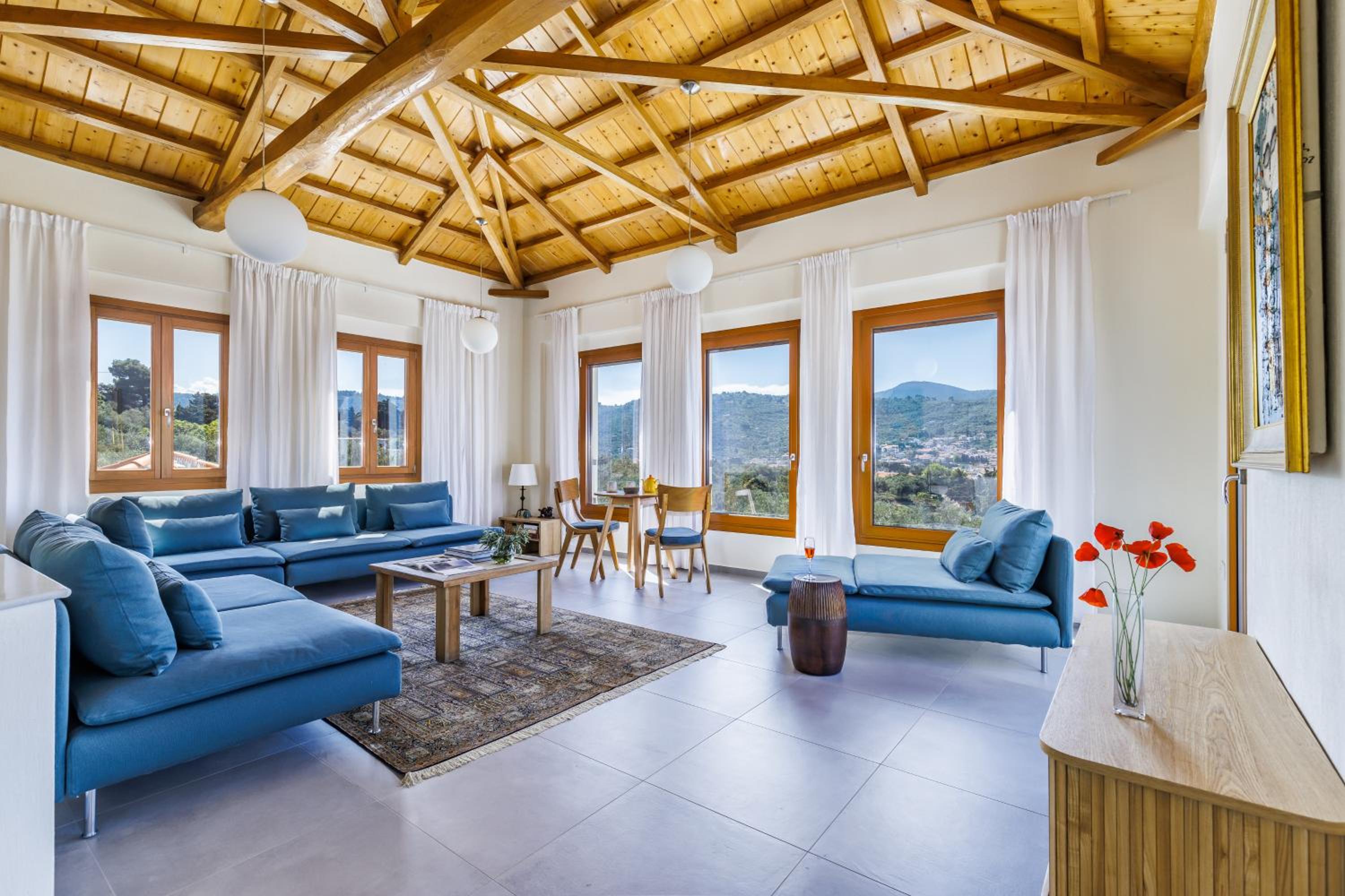 Sunshine Pool Villa
