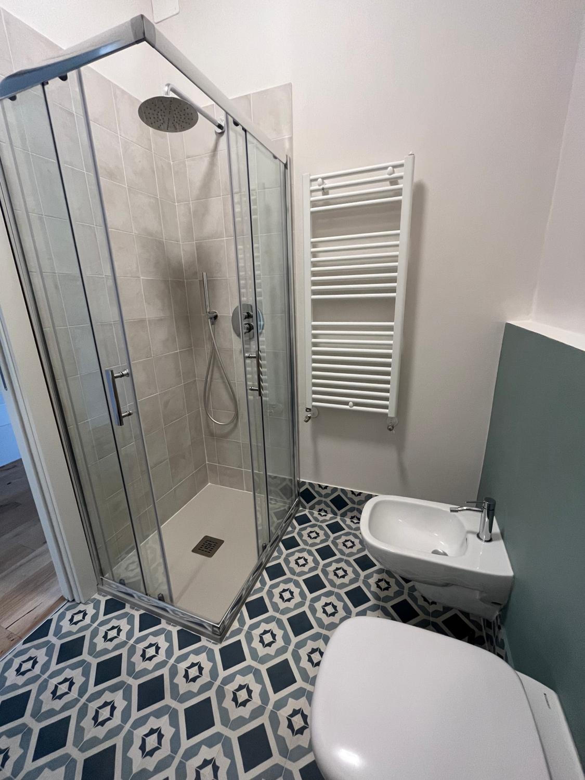 TEODORA SUITE blue en Ravenna — bathroom
