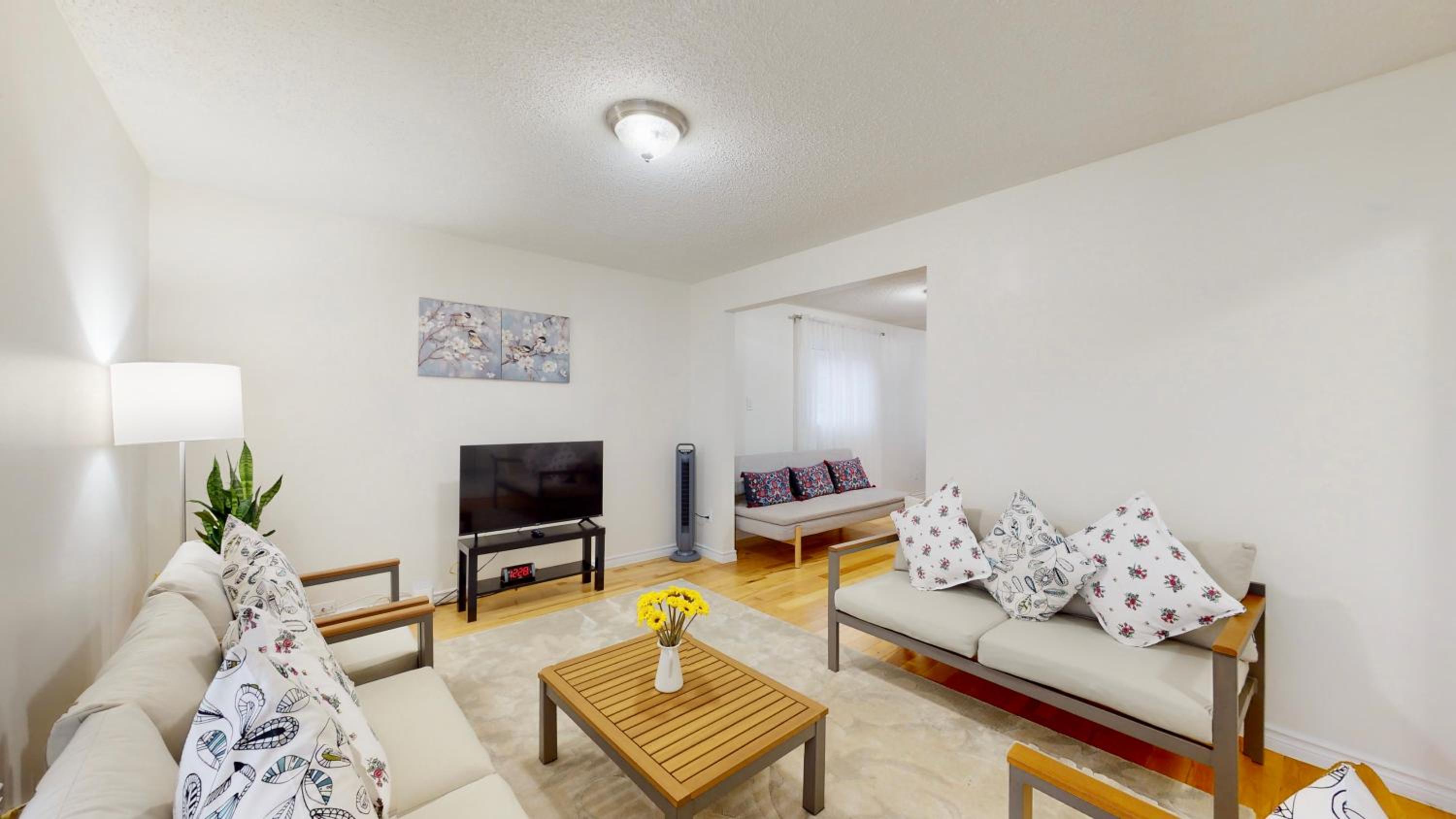 3-Bed 3-Bath Cozy Vacation House in Ajax, Greater Toronto Area, ON, Canada