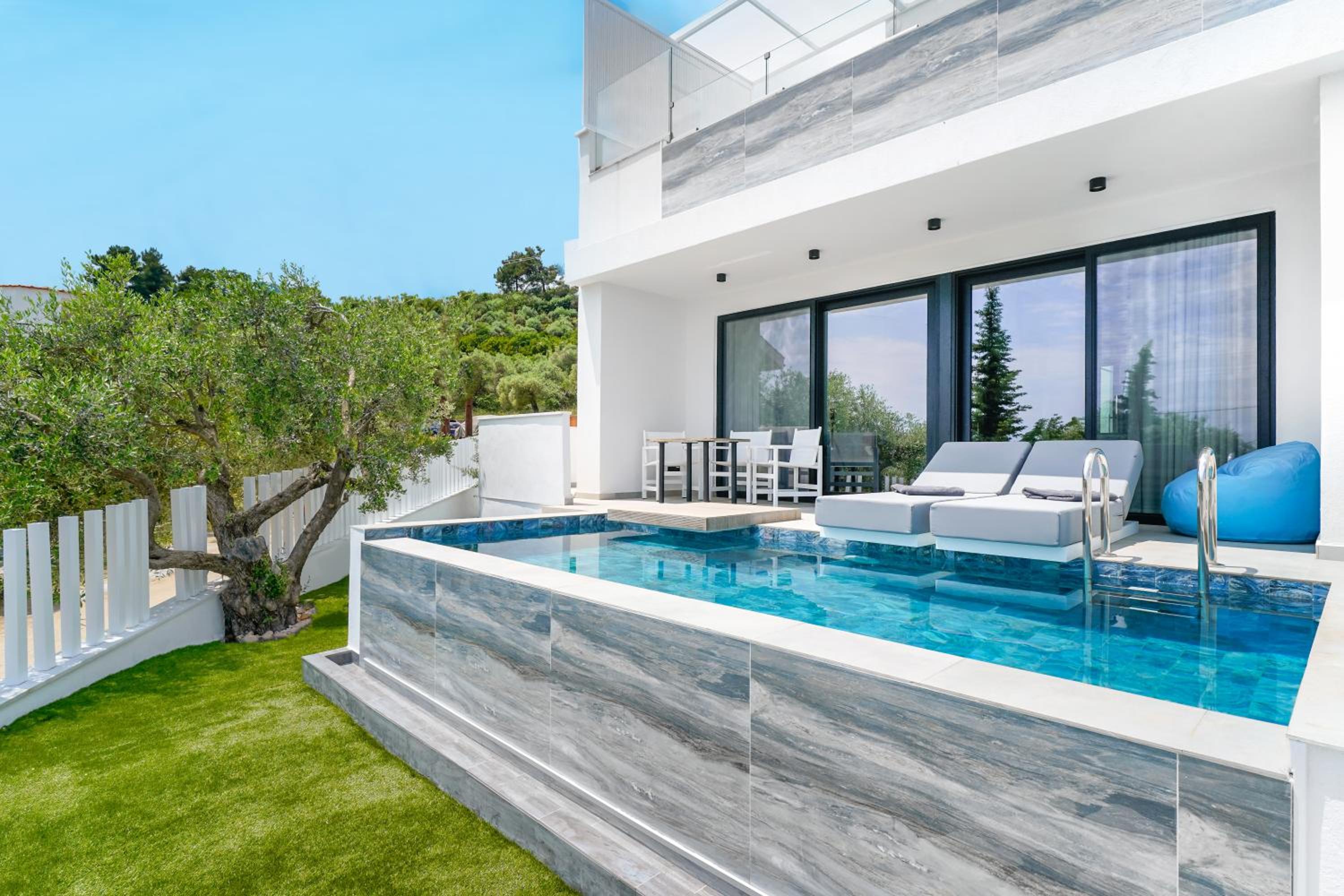 Mythodea Prive Luxury Suites