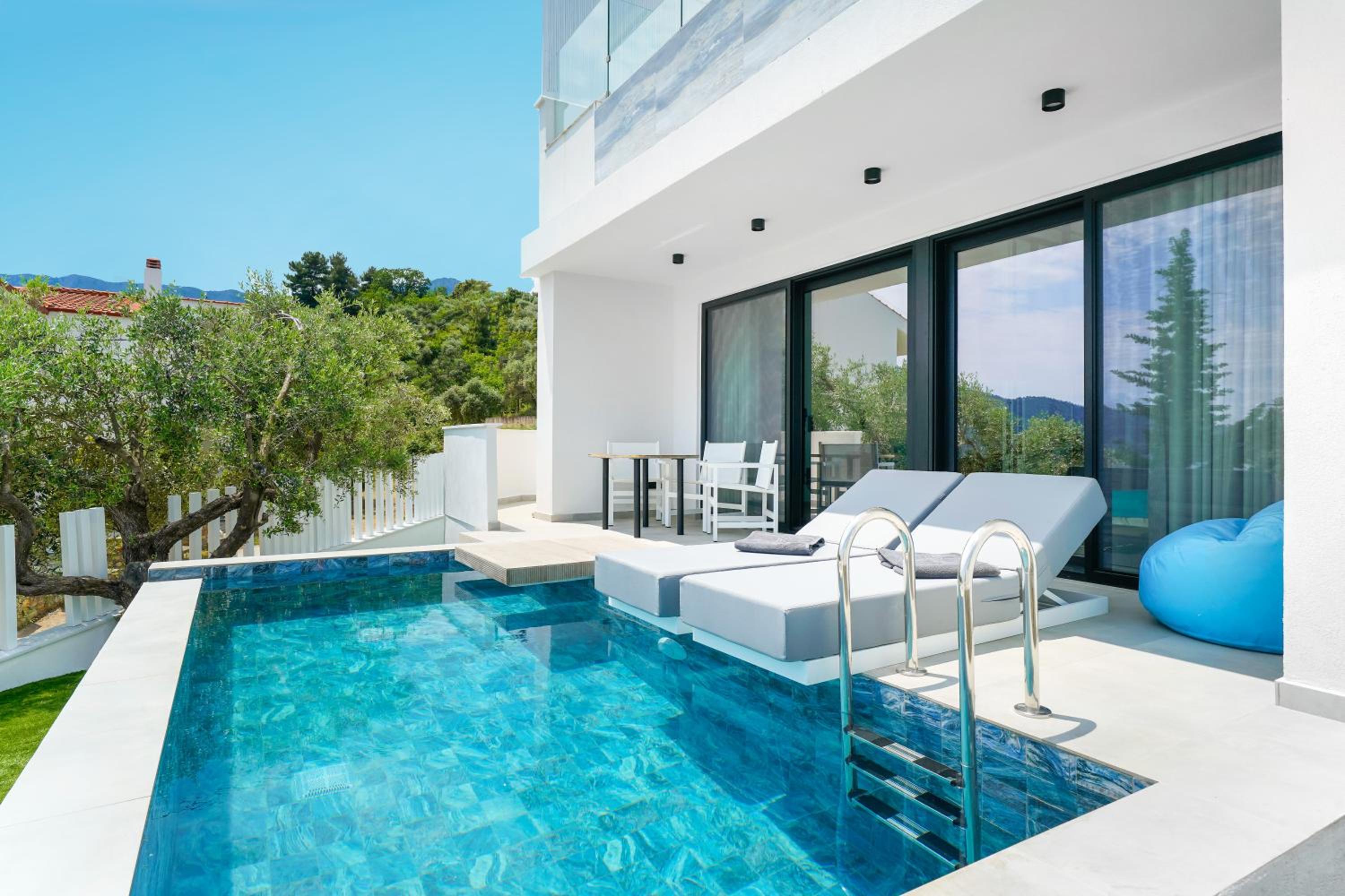 Mythodea Prive Luxury Suites
