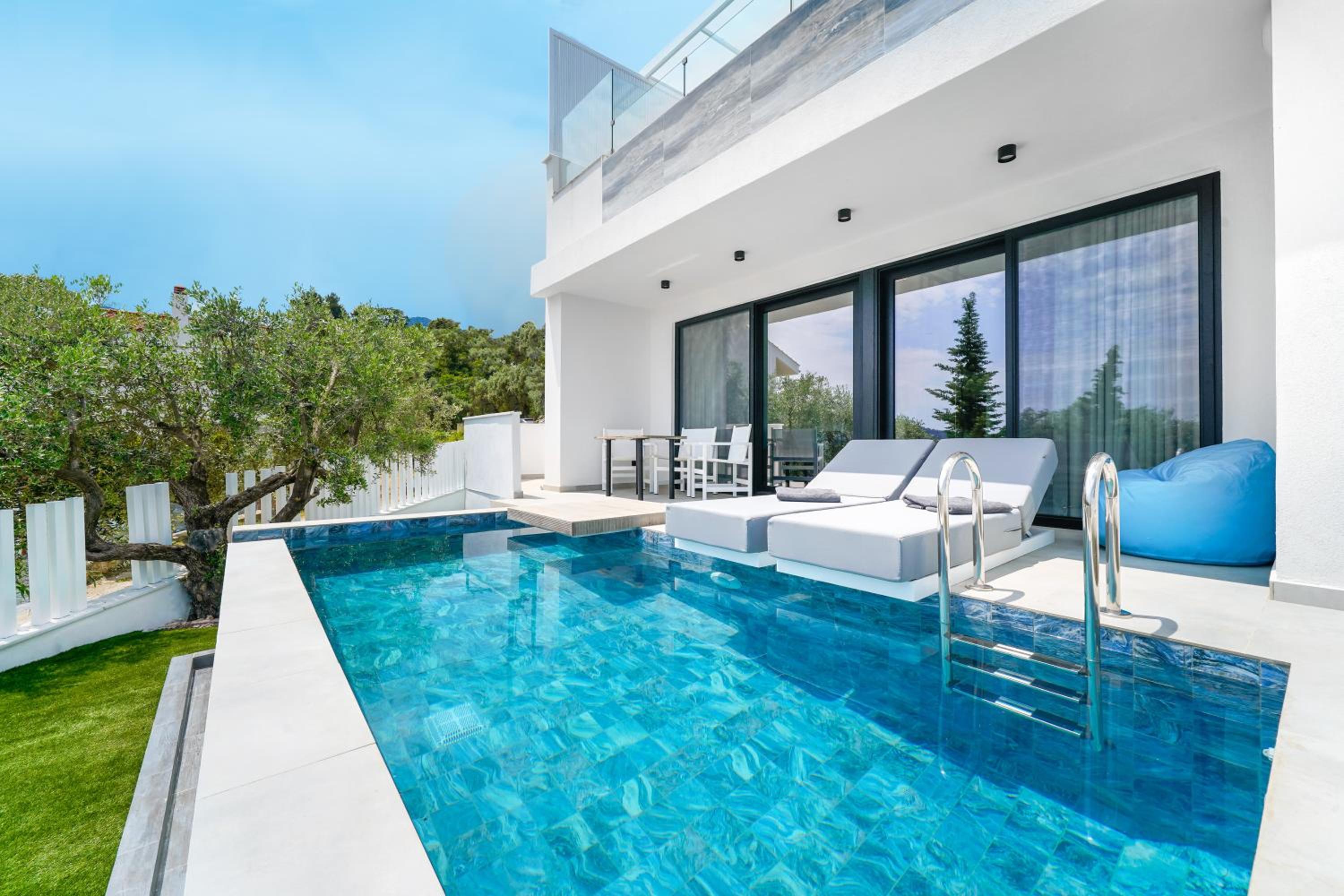 Mythodea Prive Luxury Suites