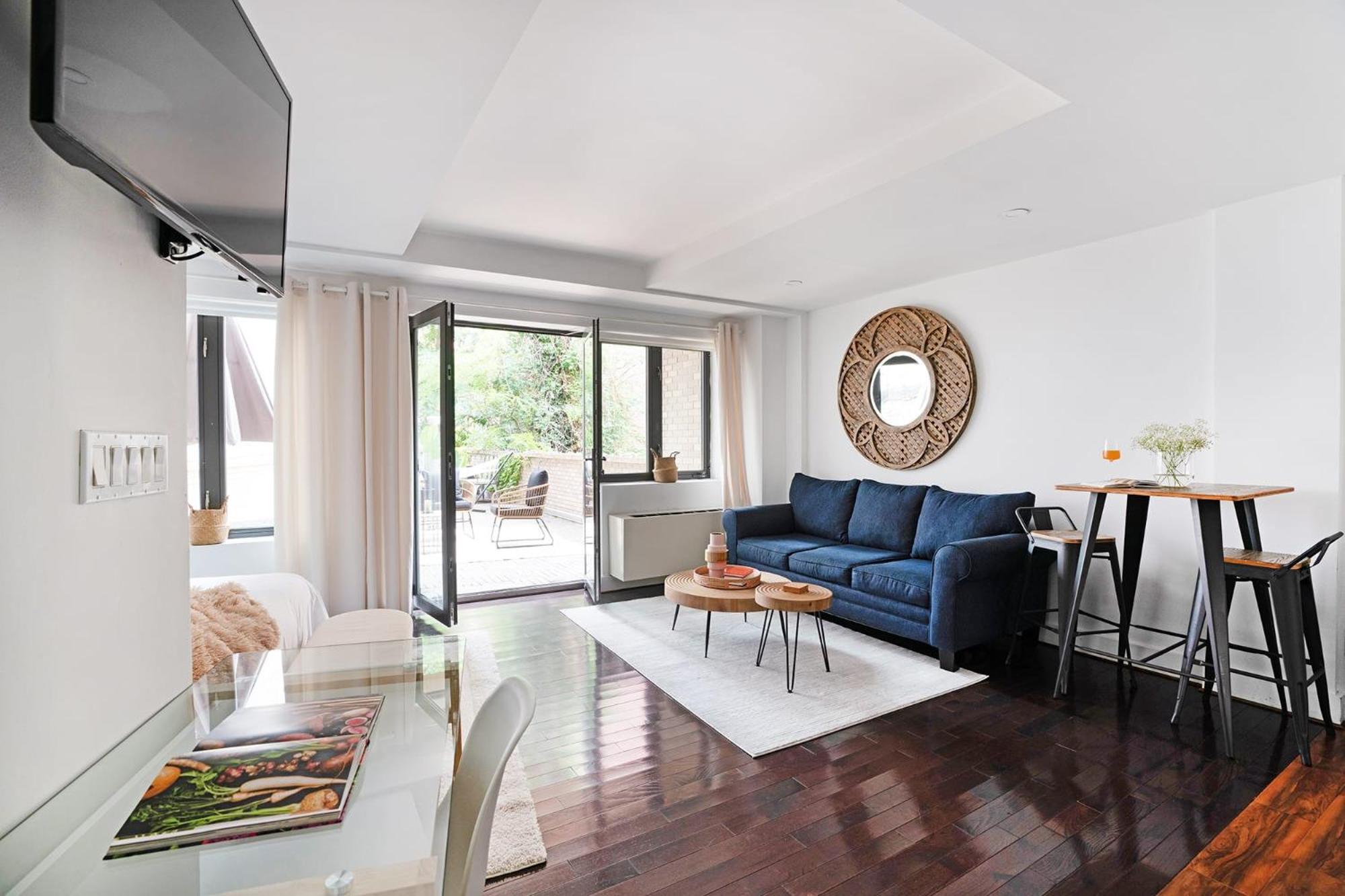 809-2B New bldg Jr columbus circle Balcony WD