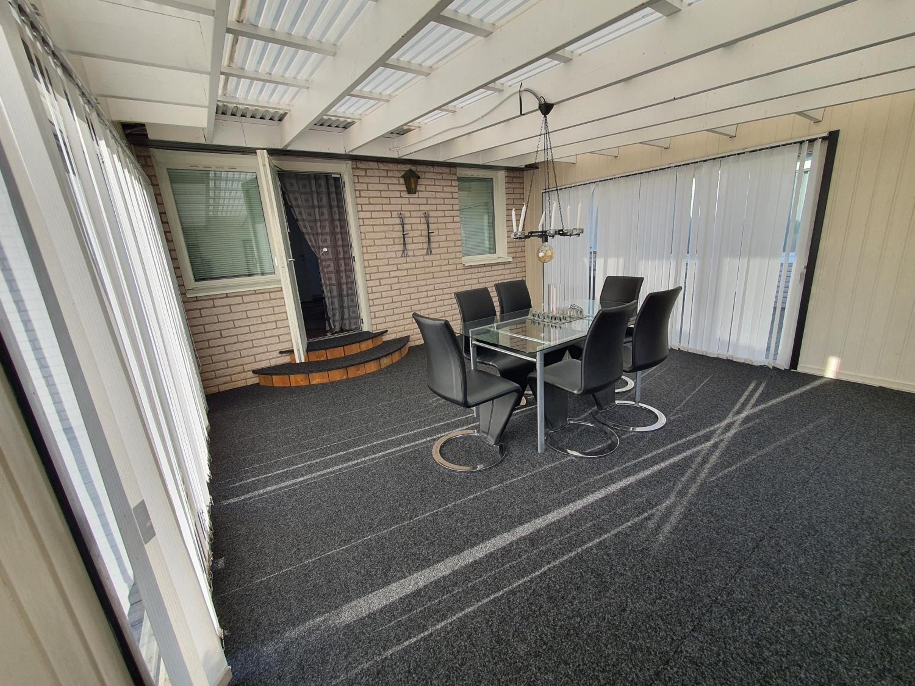 Villa for 10 persons with massage chair, sauna, billiard table and free electric vehicle station for electric cars