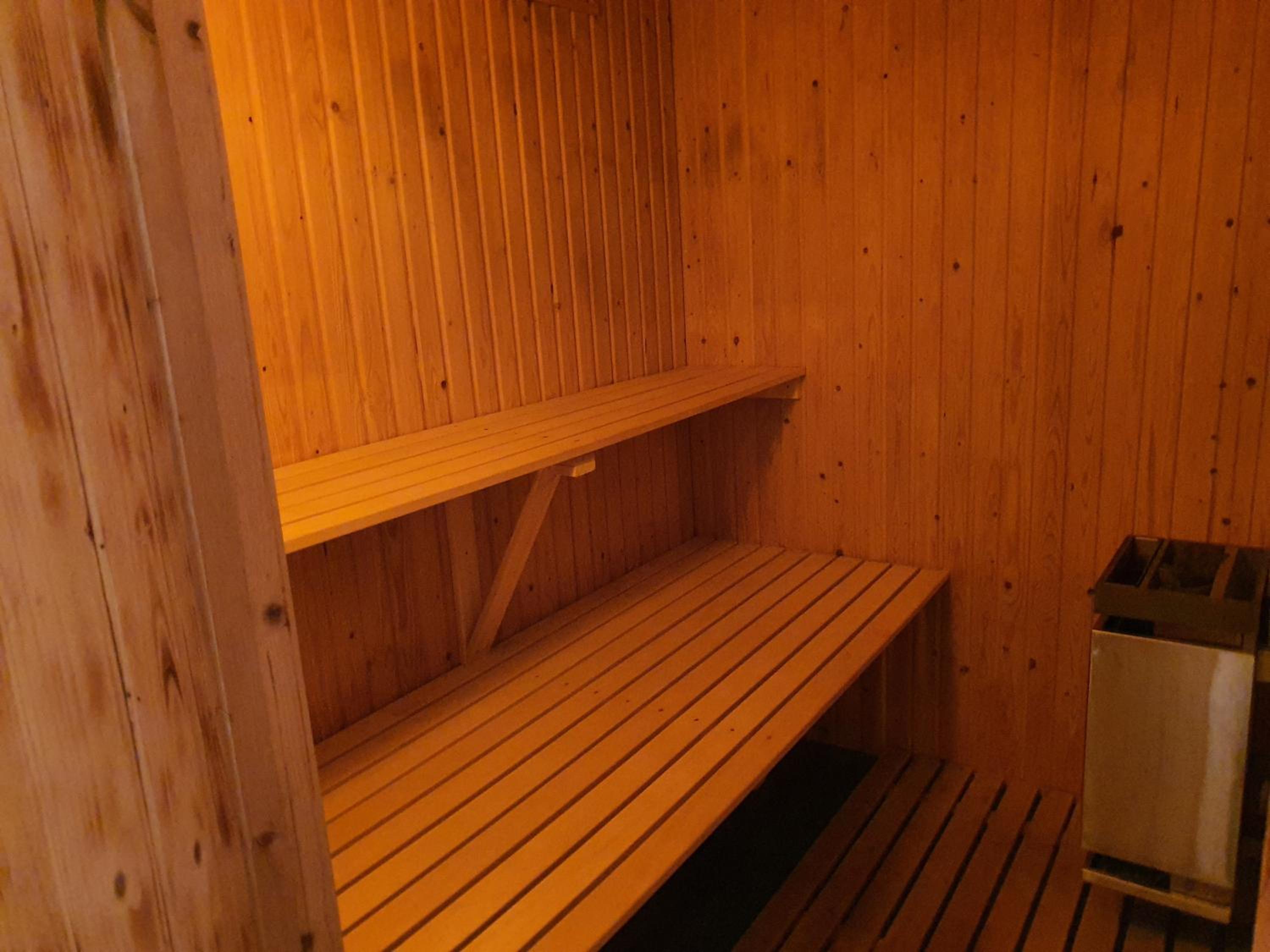 Villa for 10 persons with massage chair, sauna, billiard table and free electric vehicle station for electric cars