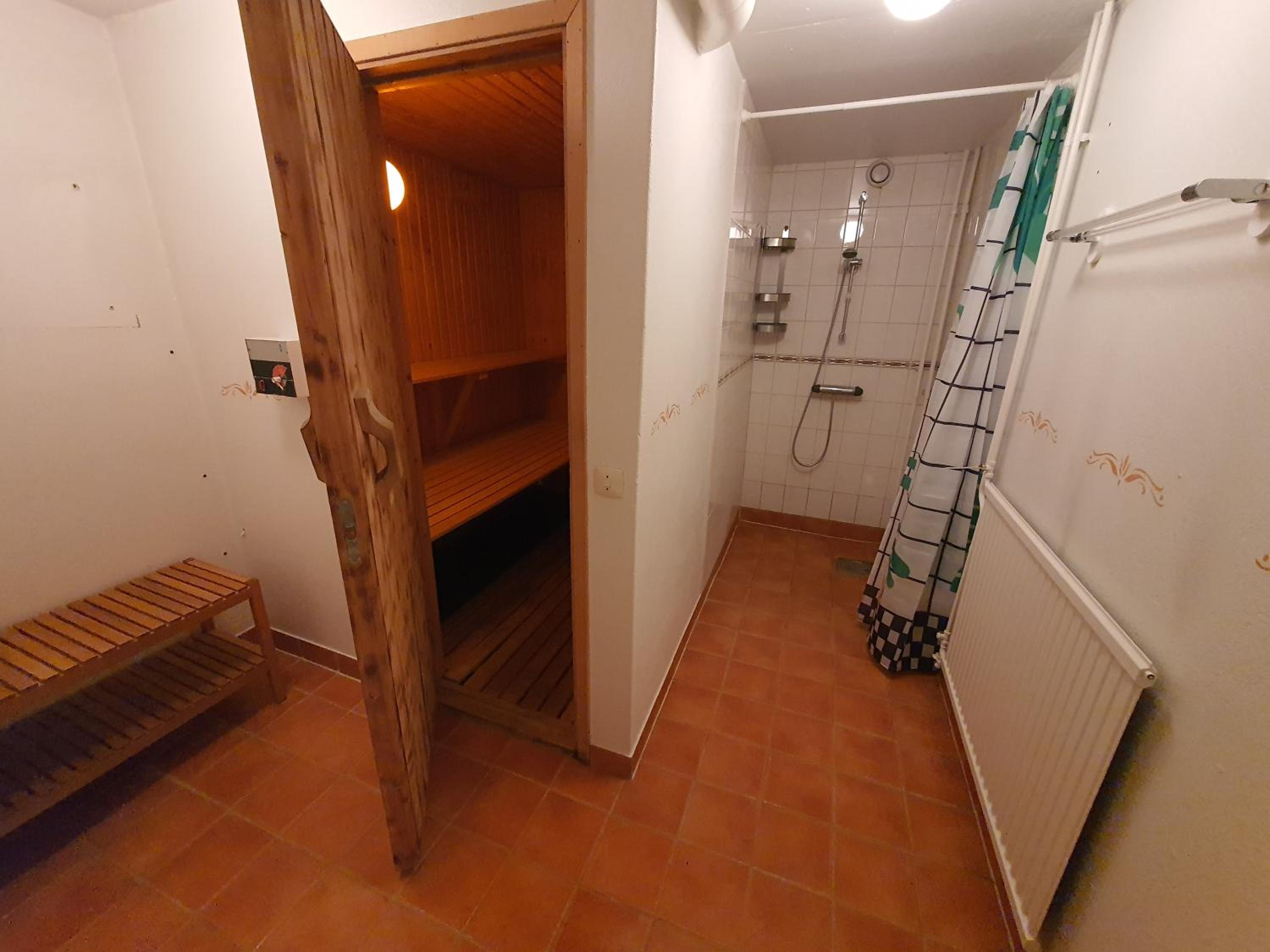 Villa for 10 persons with massage chair, sauna, billiard table and free electric vehicle station for electric cars