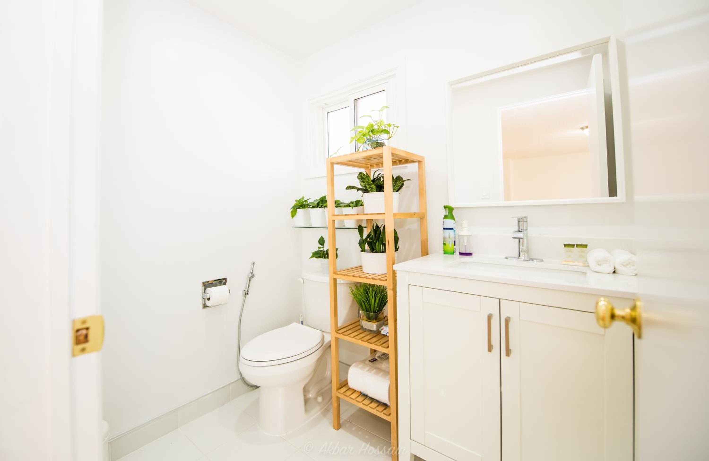 3-Bed 3-Bath Cozy Vacation House in Ajax, Greater Toronto Area, ON, Canada