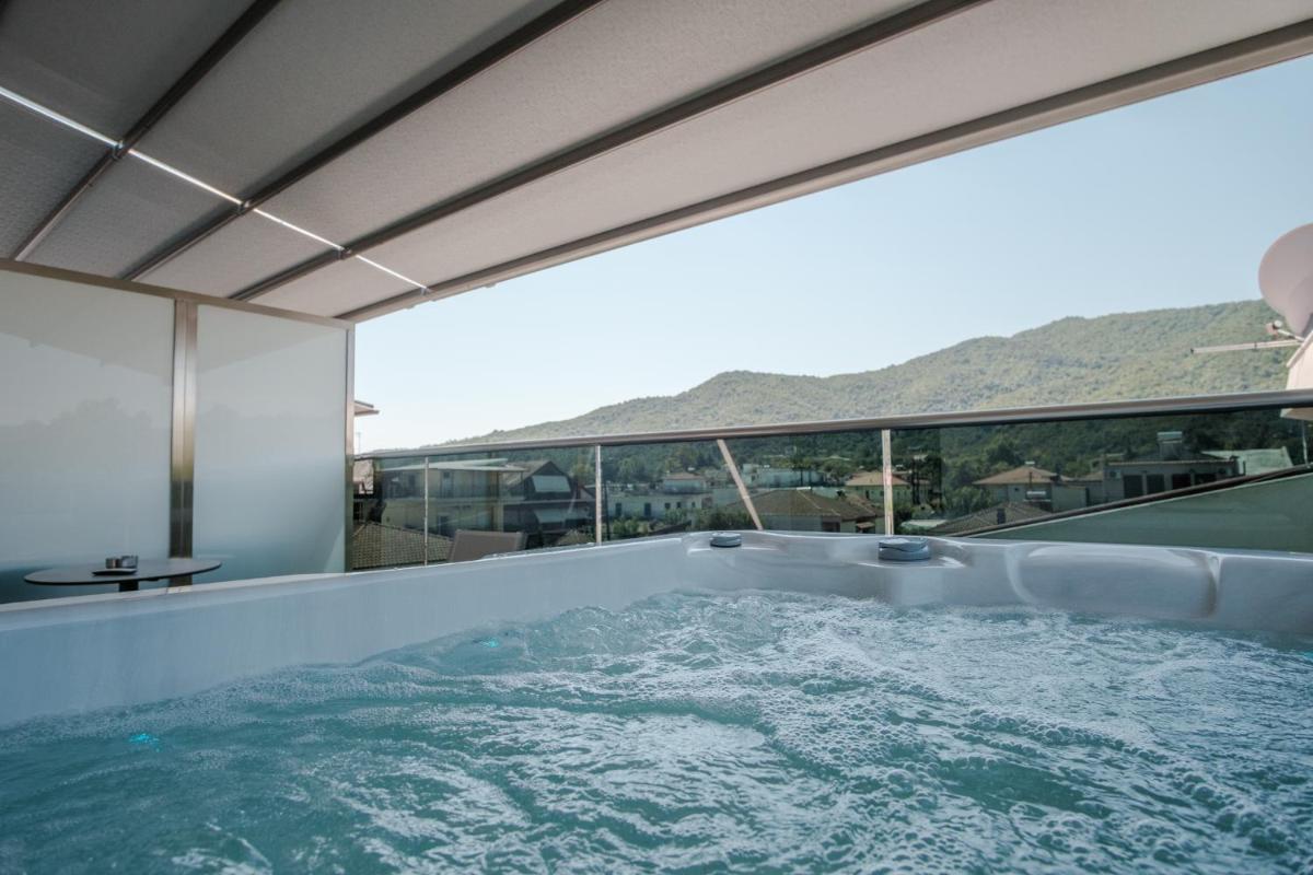 Jacuzzi