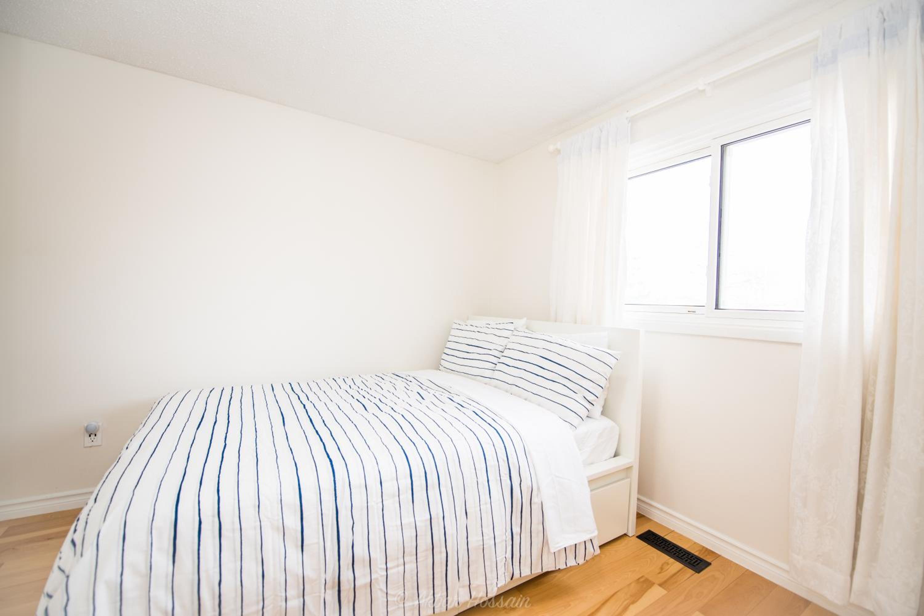 3-Bed 3-Bath Cozy Vacation House in Ajax, Greater Toronto Area, ON, Canada