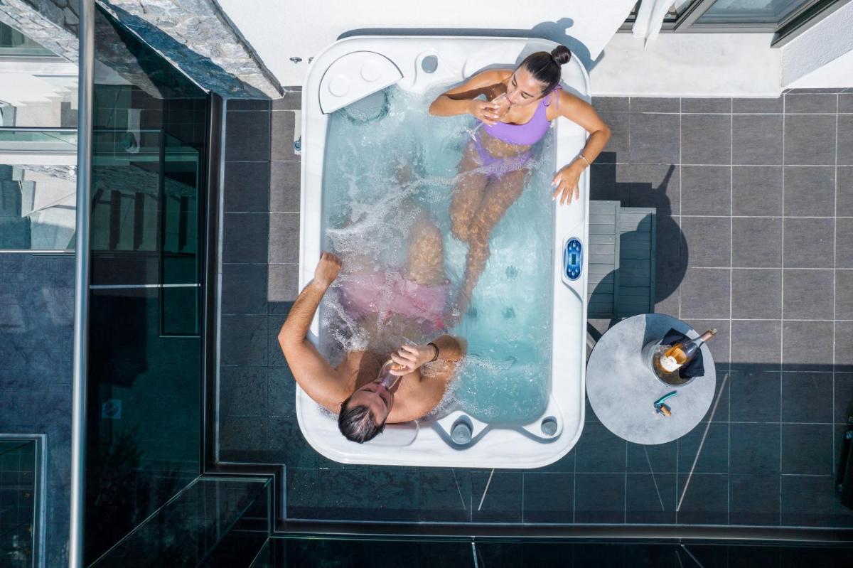 Jacuzzi