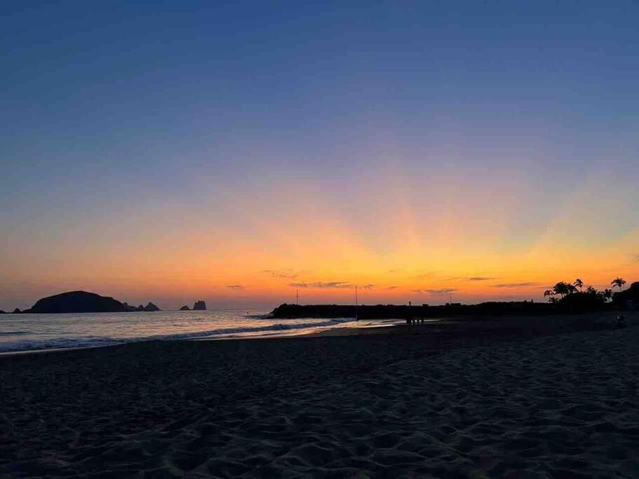 Beautiful beach front apartment in Ixtapa. view 4