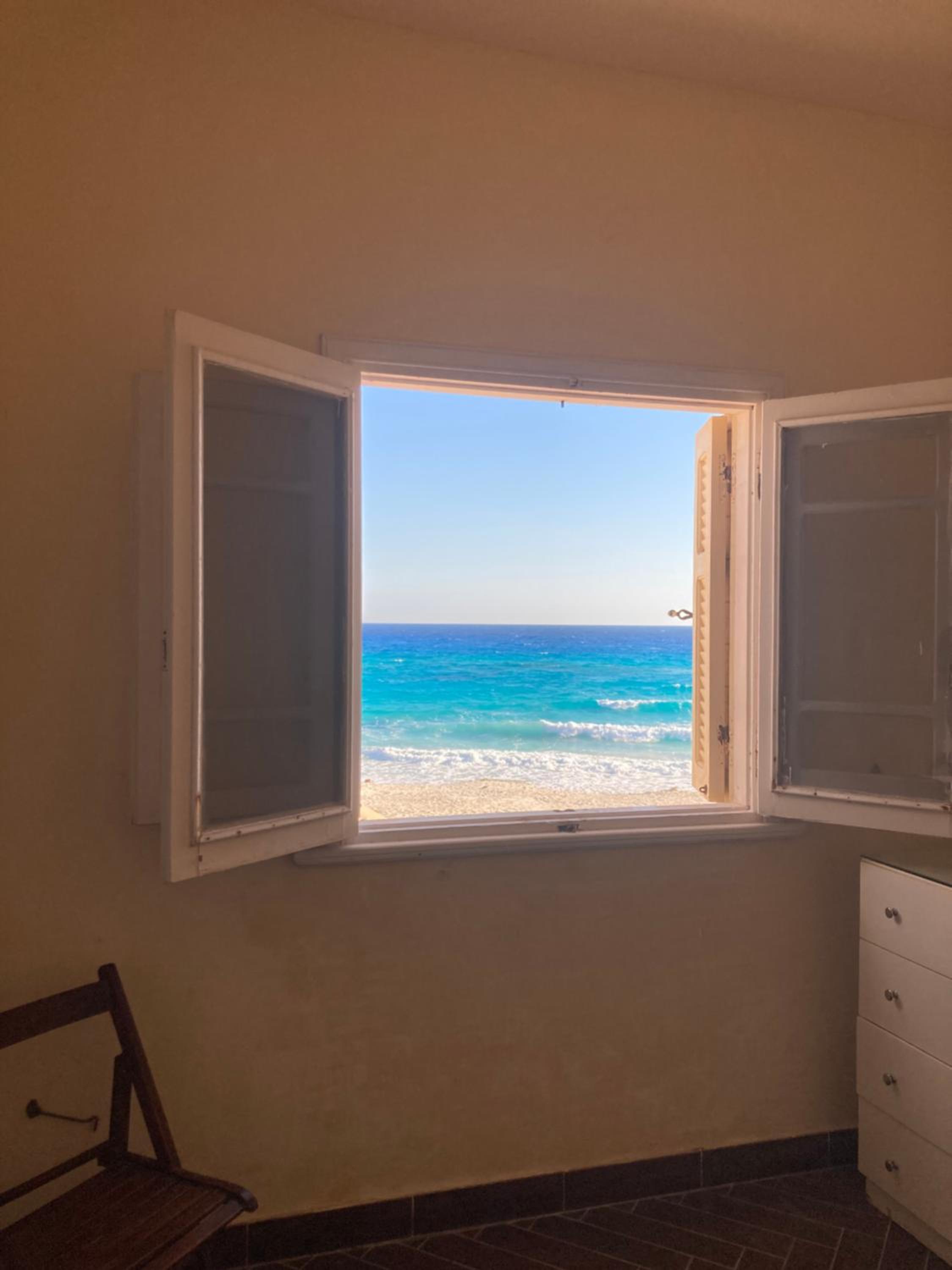 Beautiful chalet in matrouh steps to beach