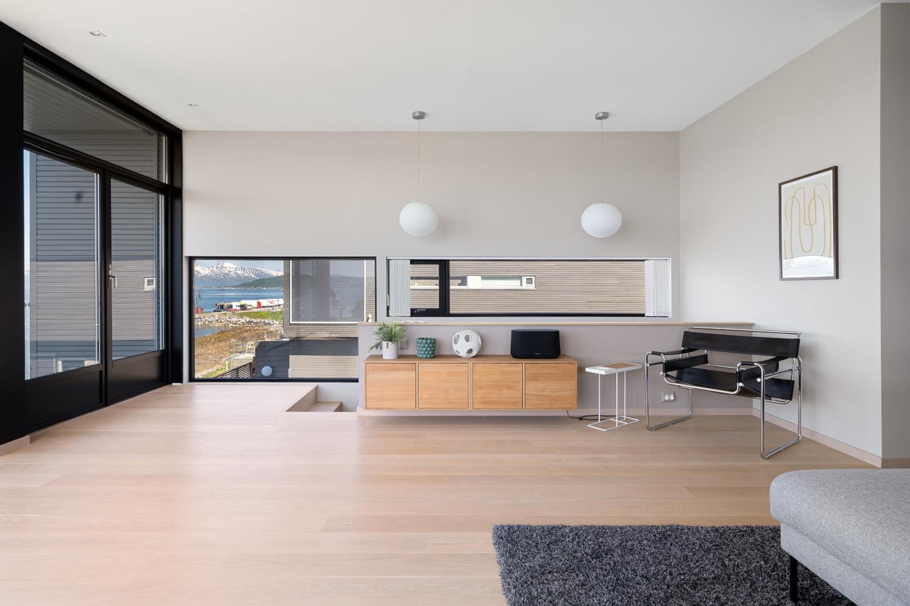 Oceanfront penthouse duplex wamazing view!