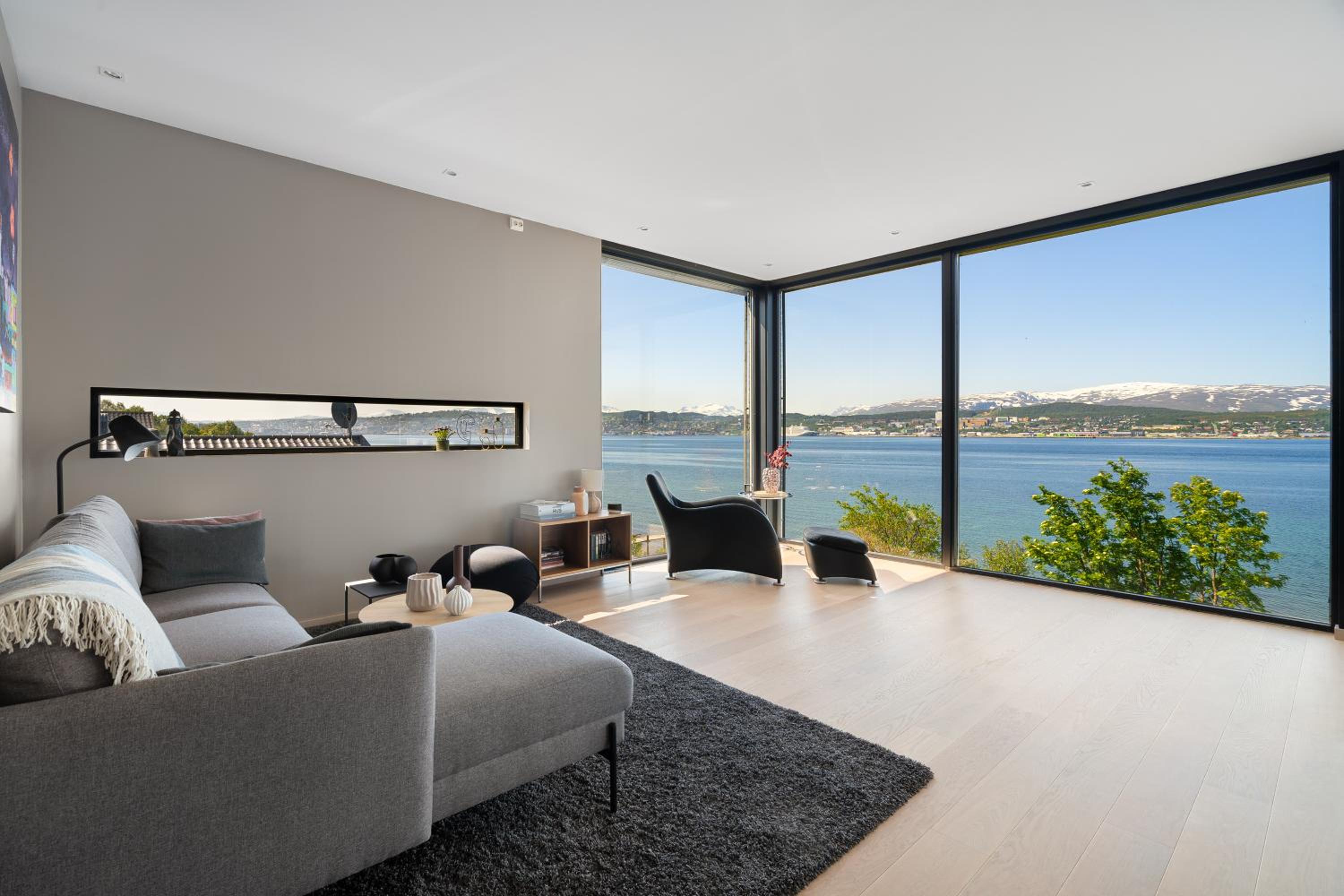 Oceanfront penthouse duplex wamazing view!