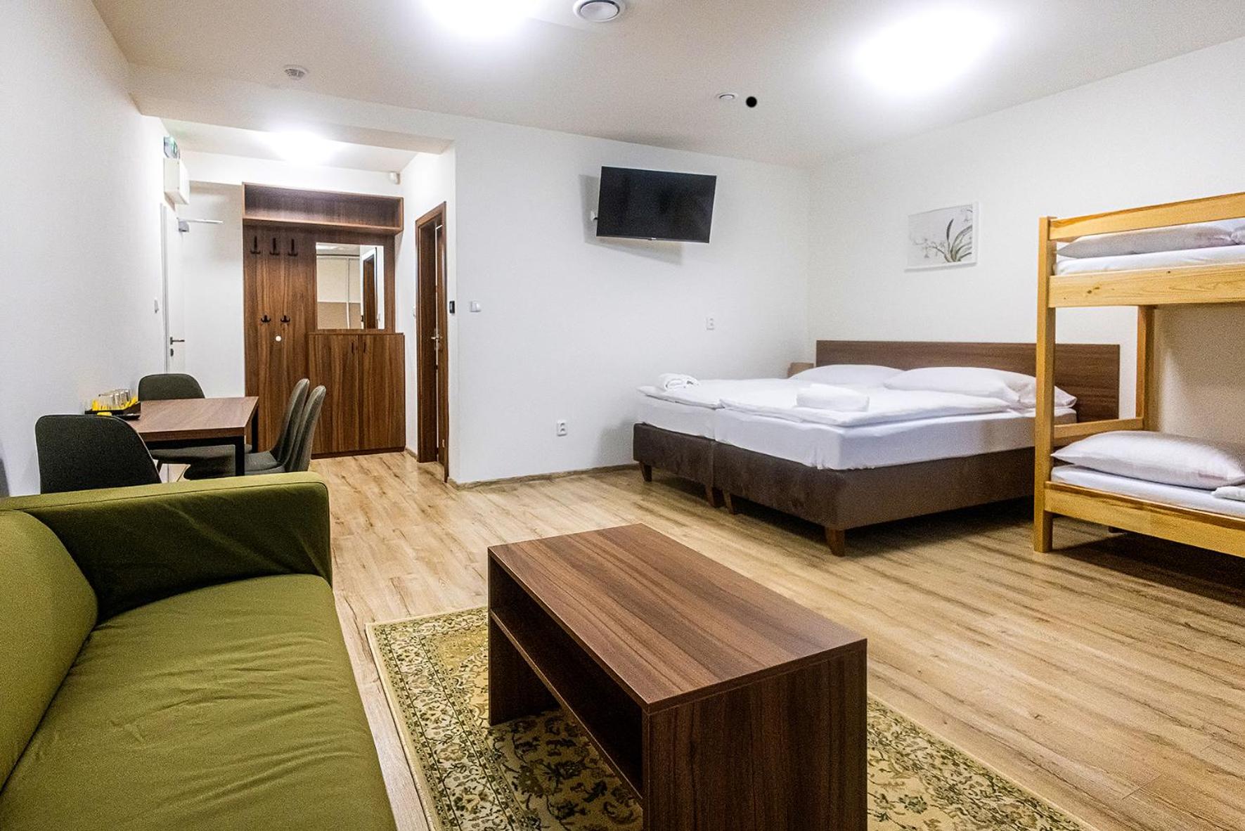 Hotel Old Town Hall - Stará radnice - Ratusz Staromiejski -0,5km from highway