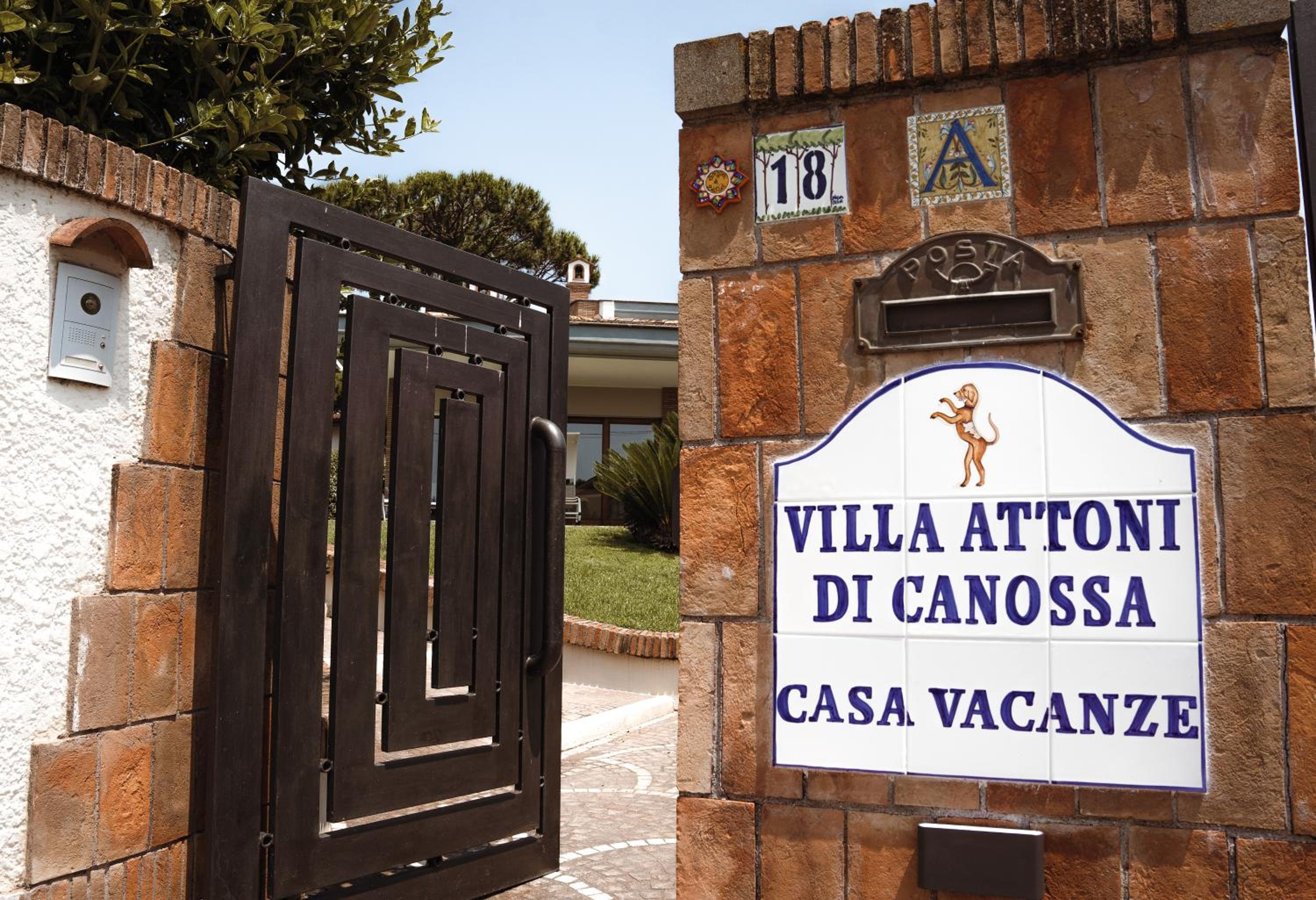 Hotel Villa Attoni Di Canossa