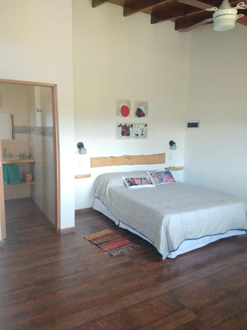 Abrazados Suites del Valle