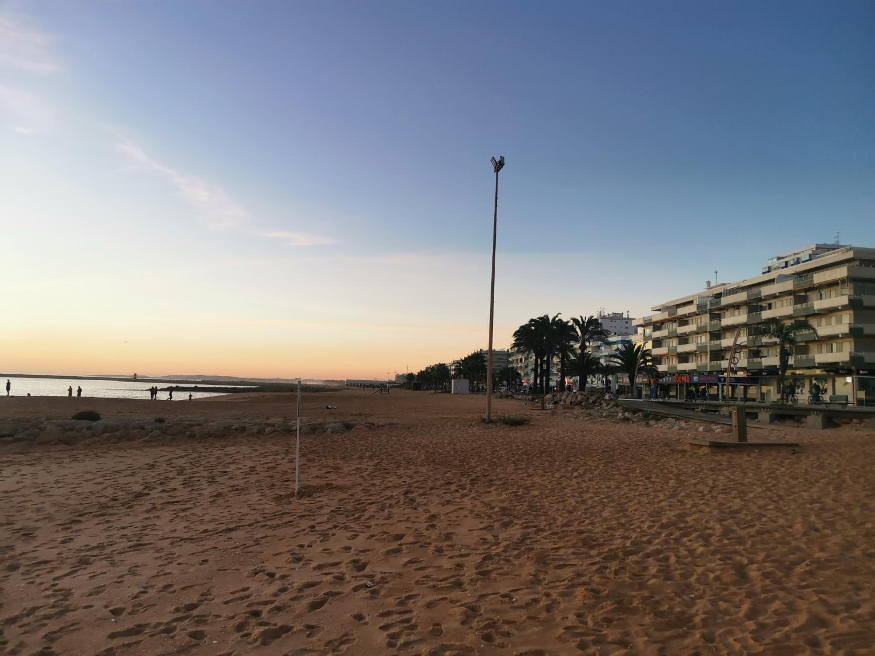 Seaflower - cosy, family friendly condo 50m from the beach view 2