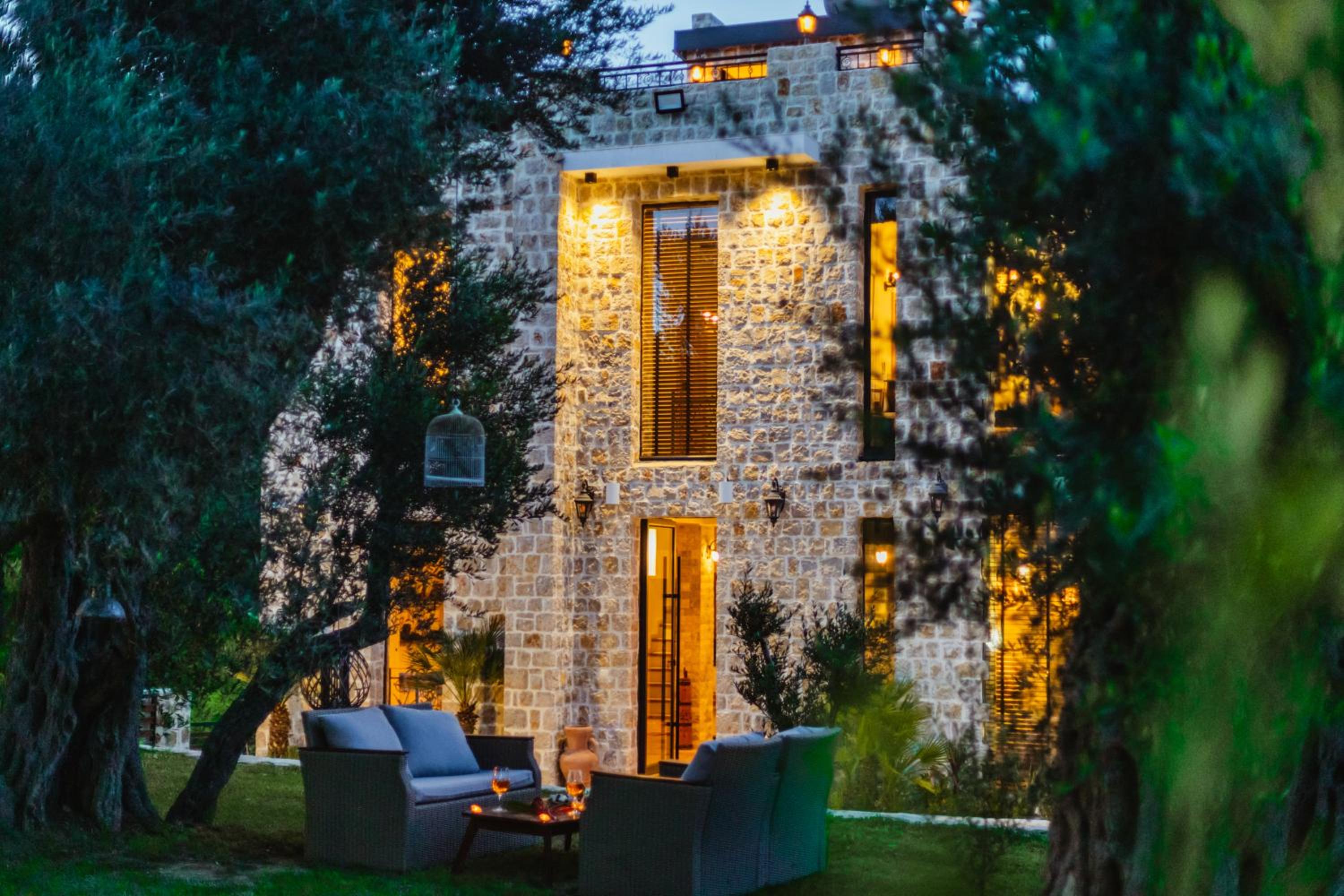 COUNTRYSIDE VILLA