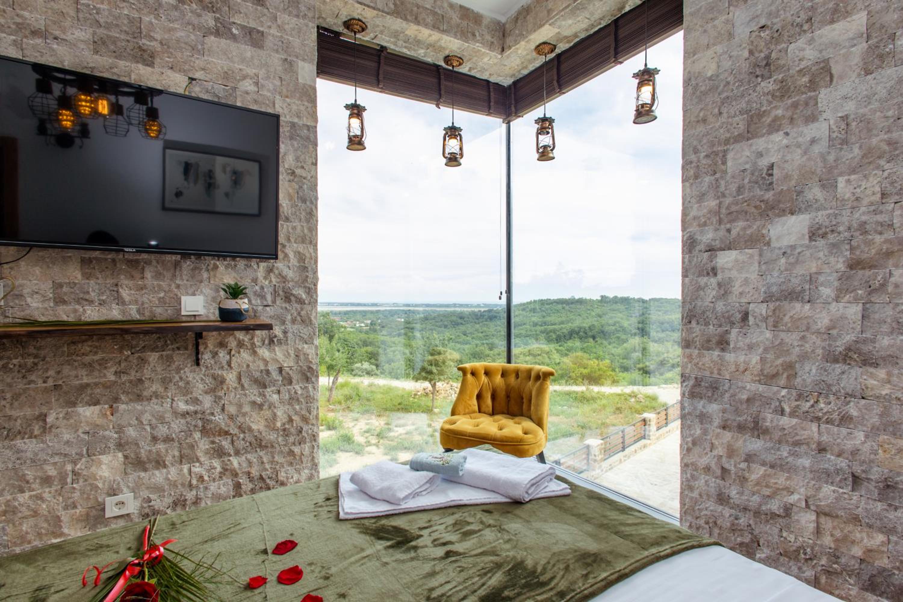 COUNTRYSIDE VILLA