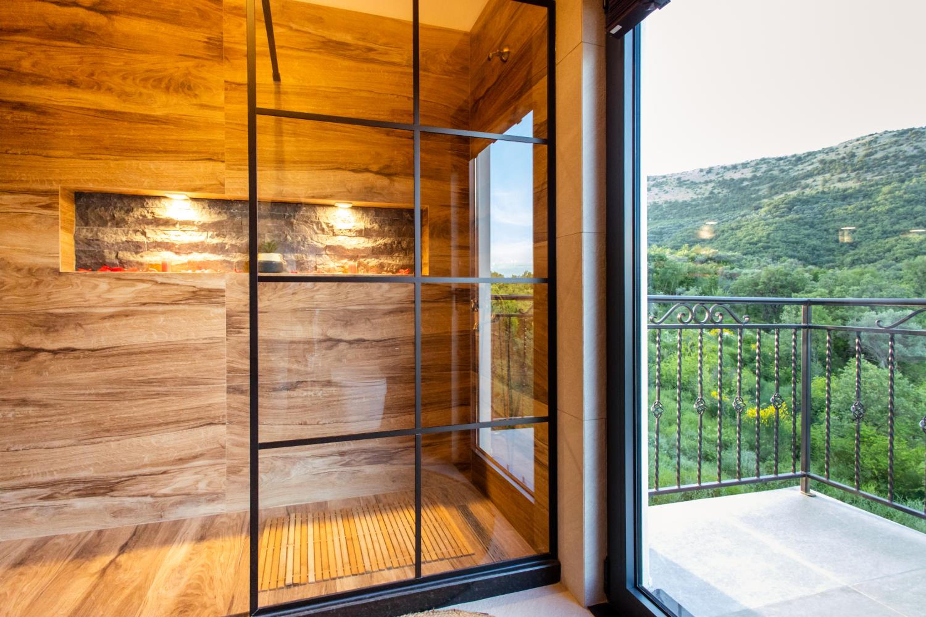 COUNTRYSIDE VILLA