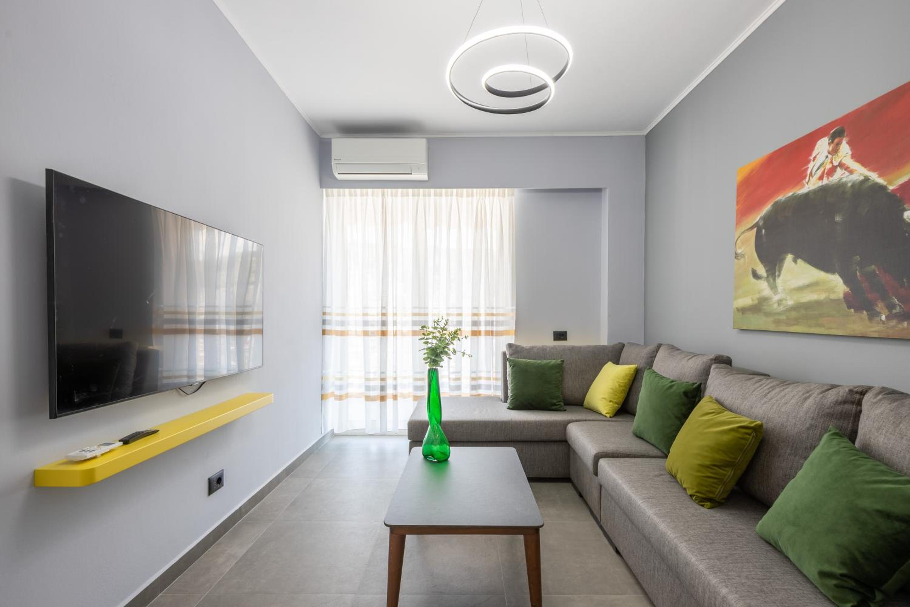 The view2-‘FREE PARKING’ photo 5