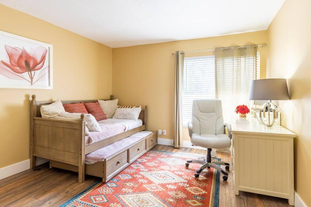 Charming townhome w/ private backyard  fire pit - Property Image 4