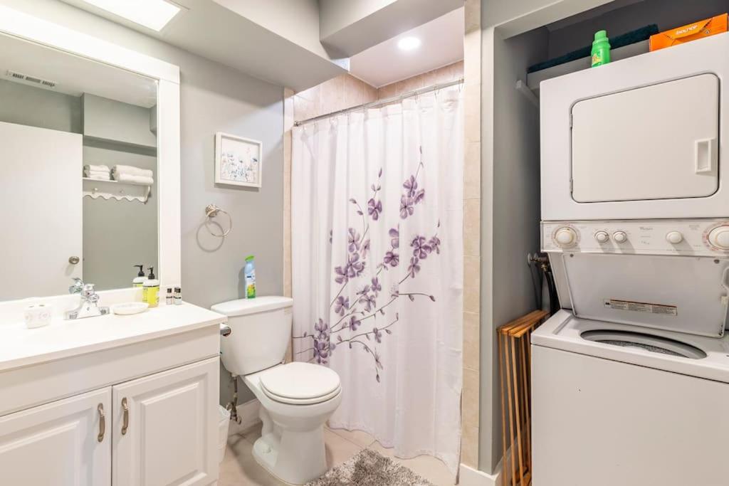 Charming townhome w/ private backyard  fire pit - Property Image 33