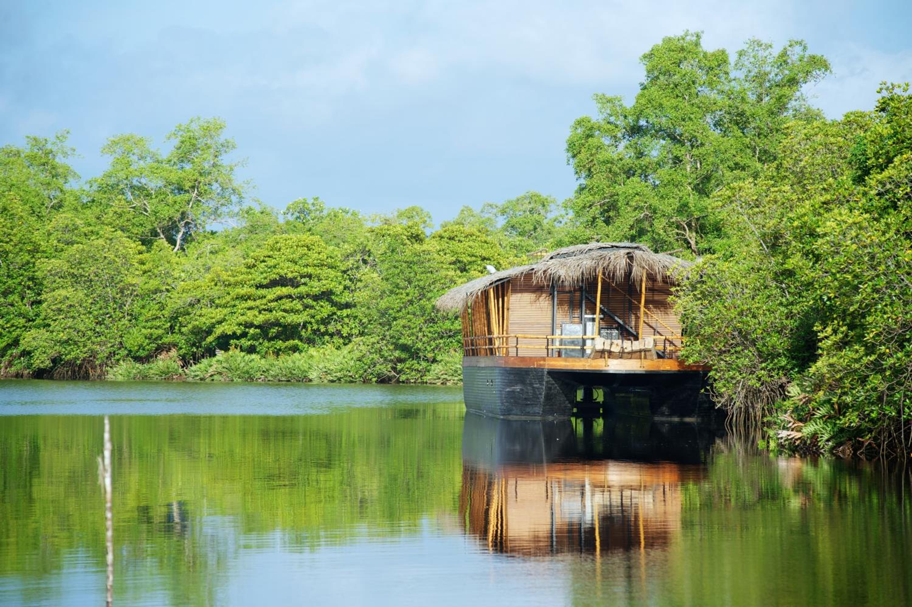 Yathra Houseboat