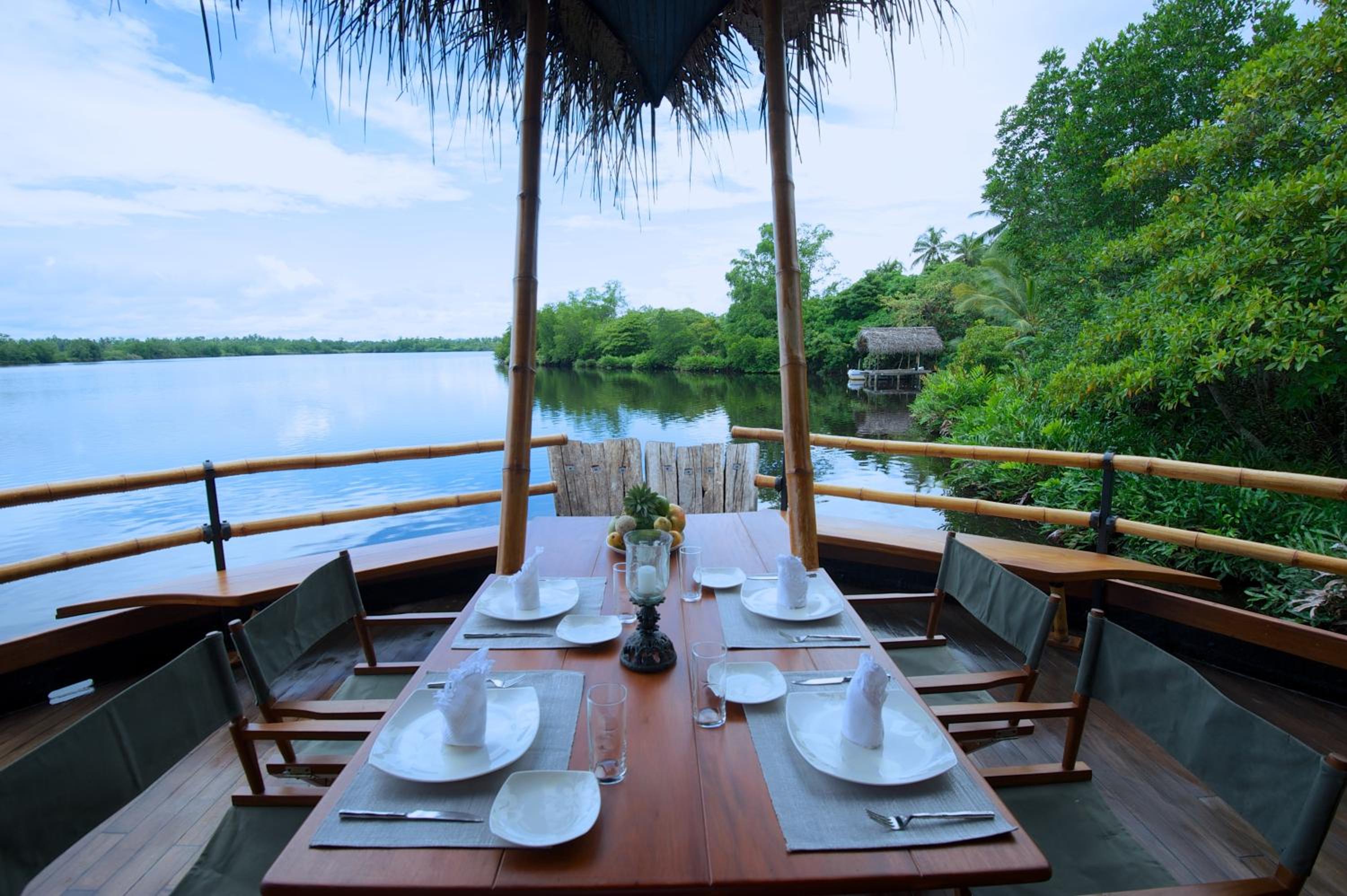 Yathra Houseboat