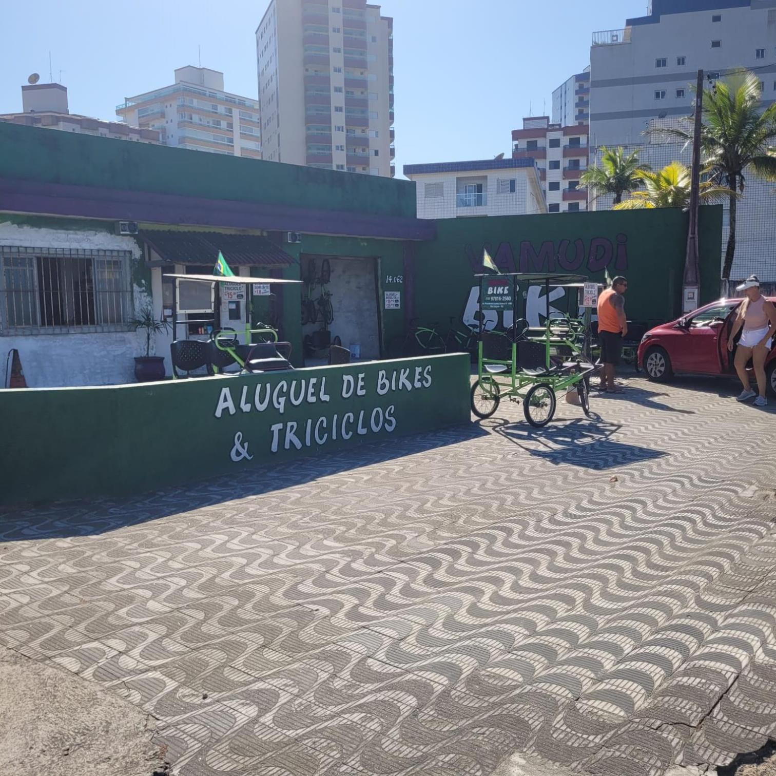 Kitnet frente pro mar em Vila Caiçara, portaria 24 hs e wifi
