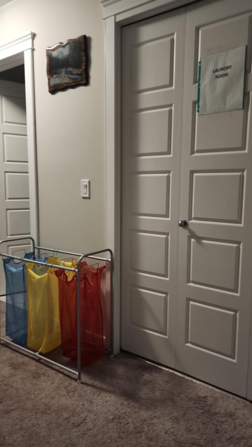 Masters Bdrm close to Calgary airport