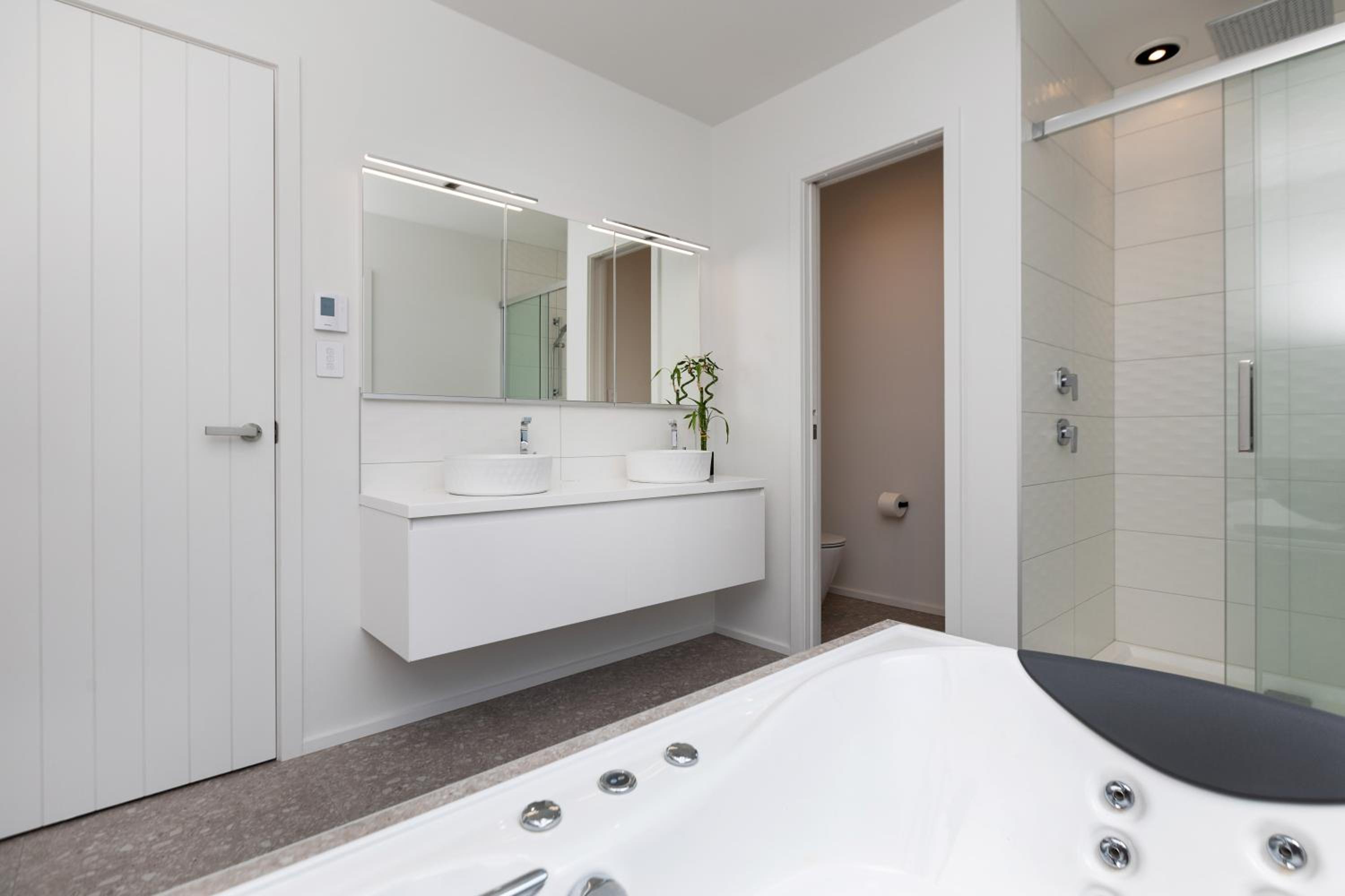 Oakura Beach Front Apartments
