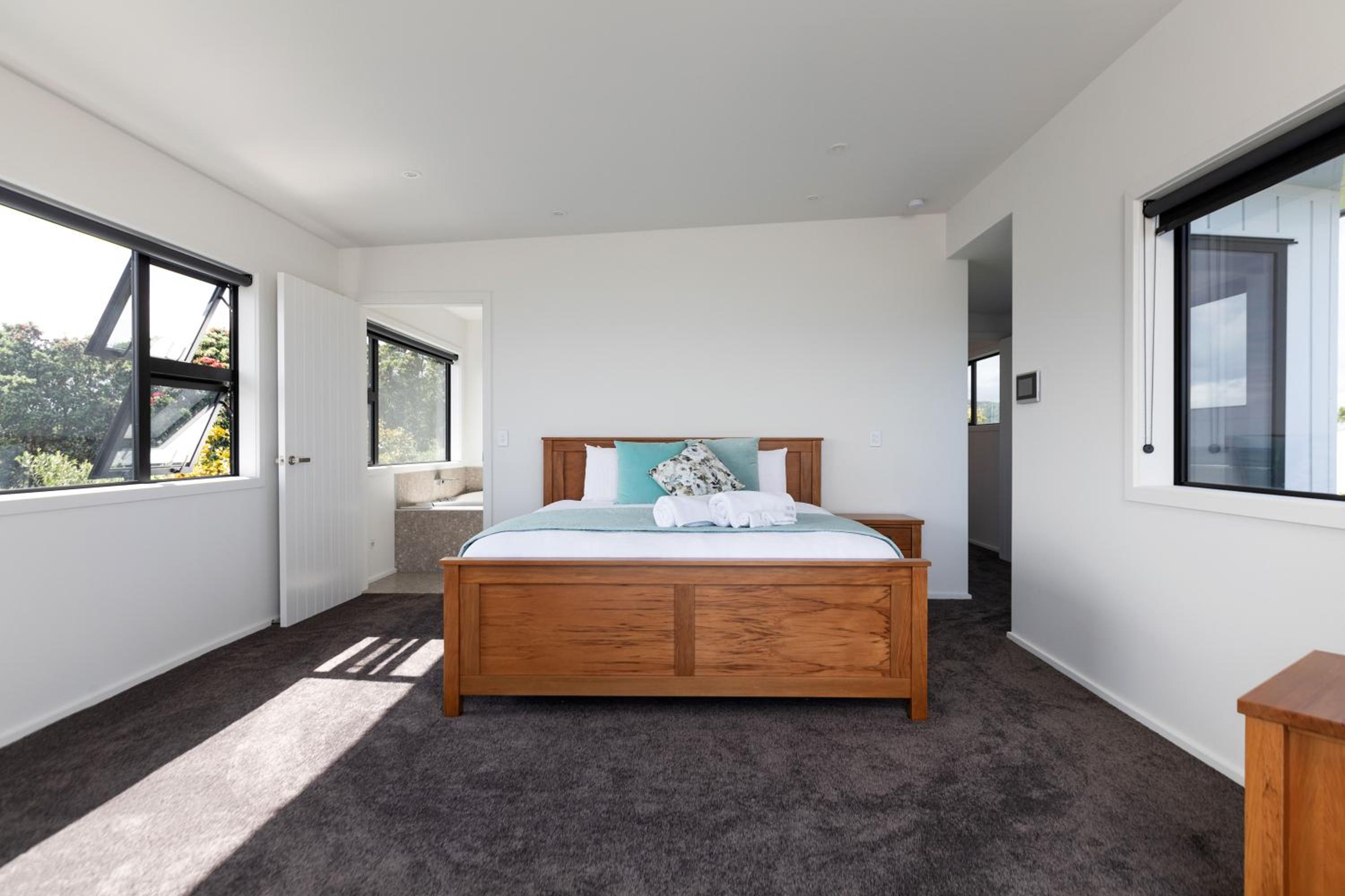 Oakura Beach Front Apartments