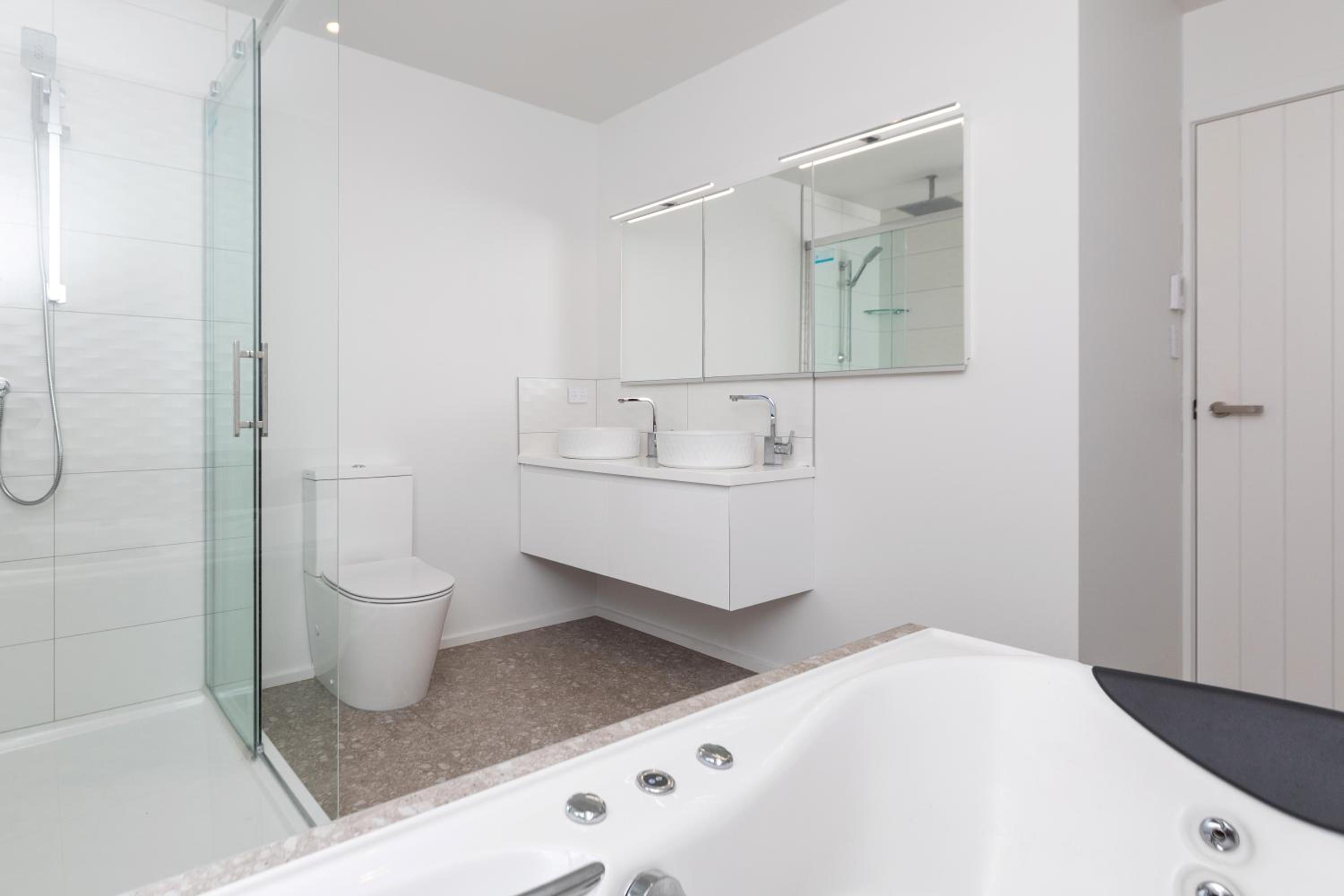 Oakura Beach Front Apartments