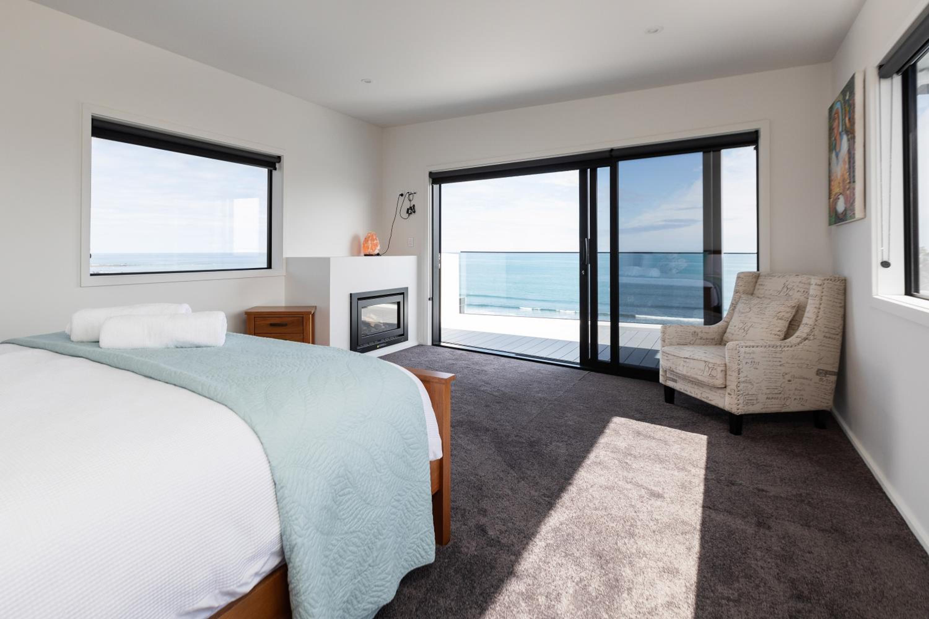 Oakura Beach Front Apartments