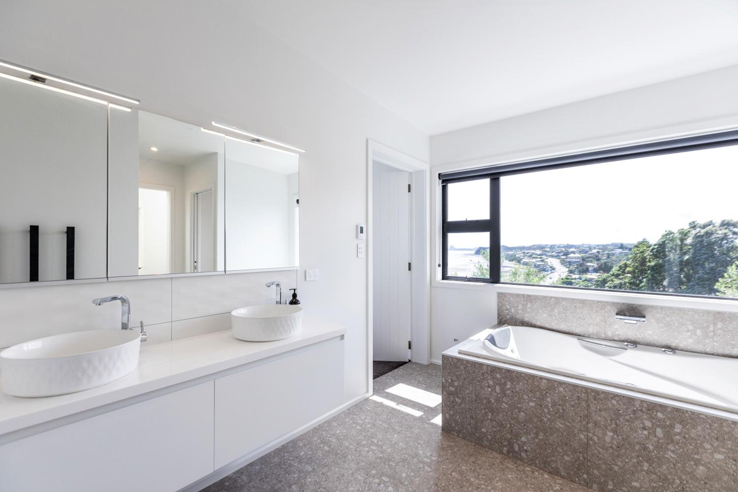 Oakura Beach Front Apartments