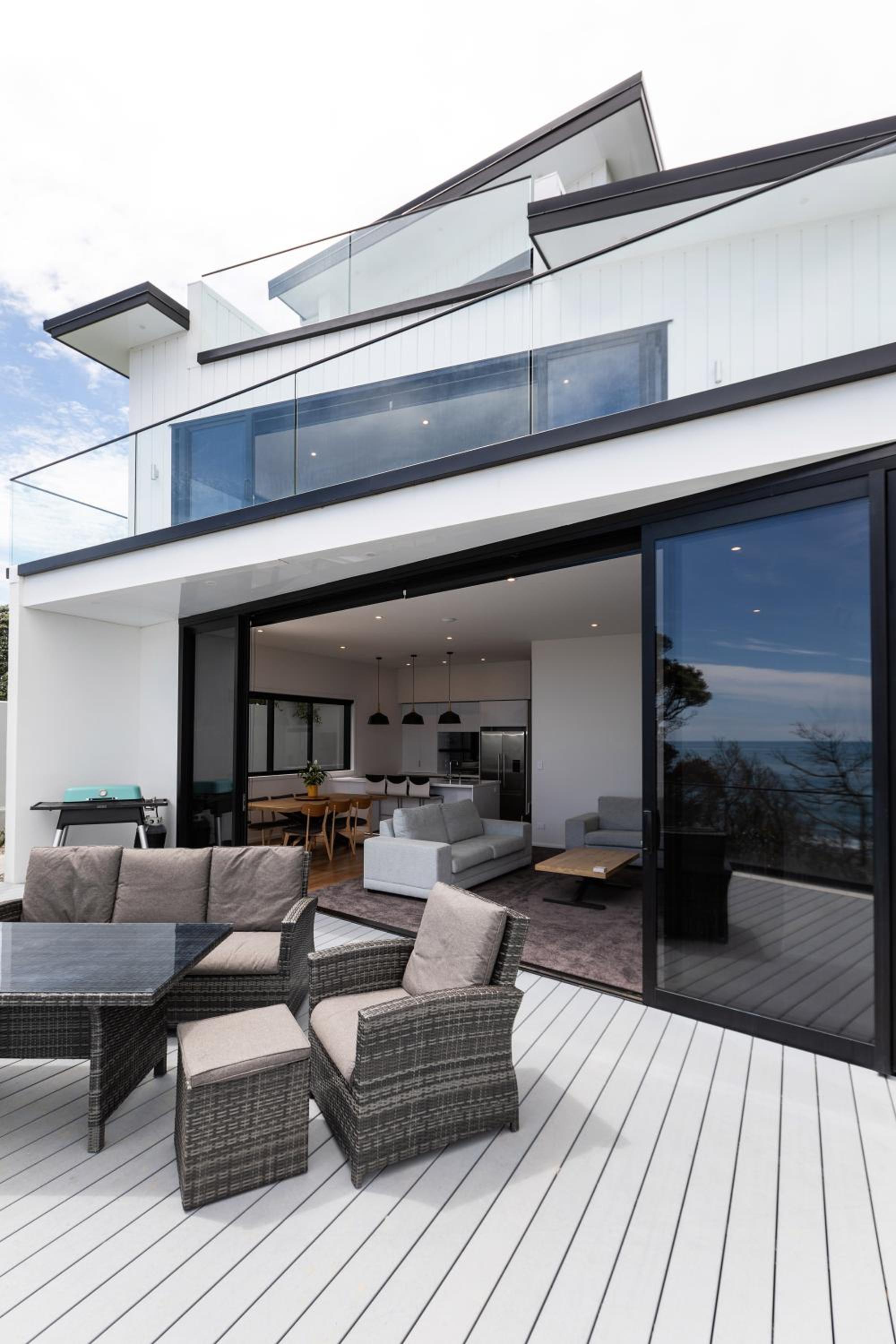 Oakura Beach Front Apartments